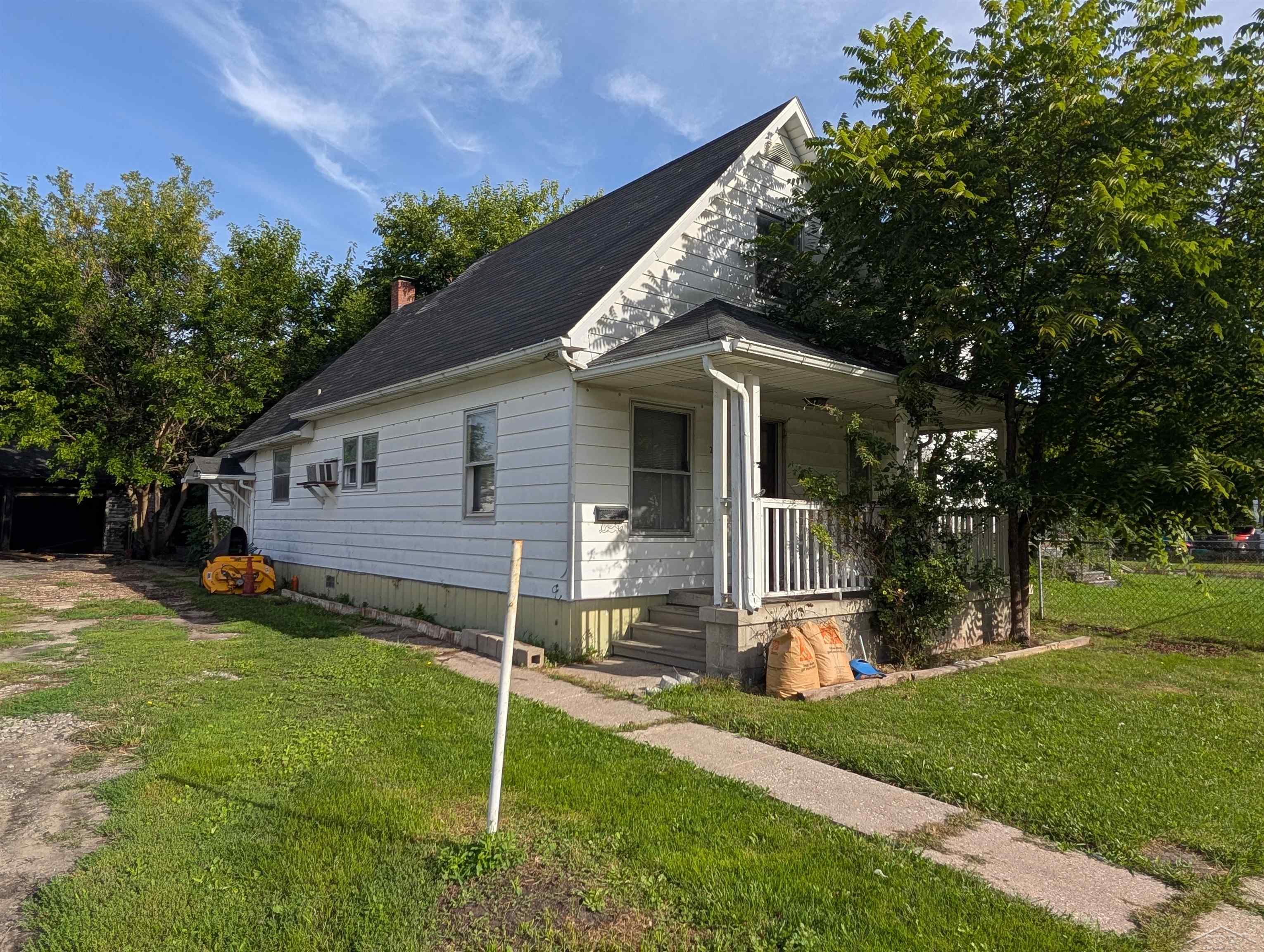 Single family home for sale at 2307 S Niagara St, Saginaw, MI 48602 | MLS# 61050222025