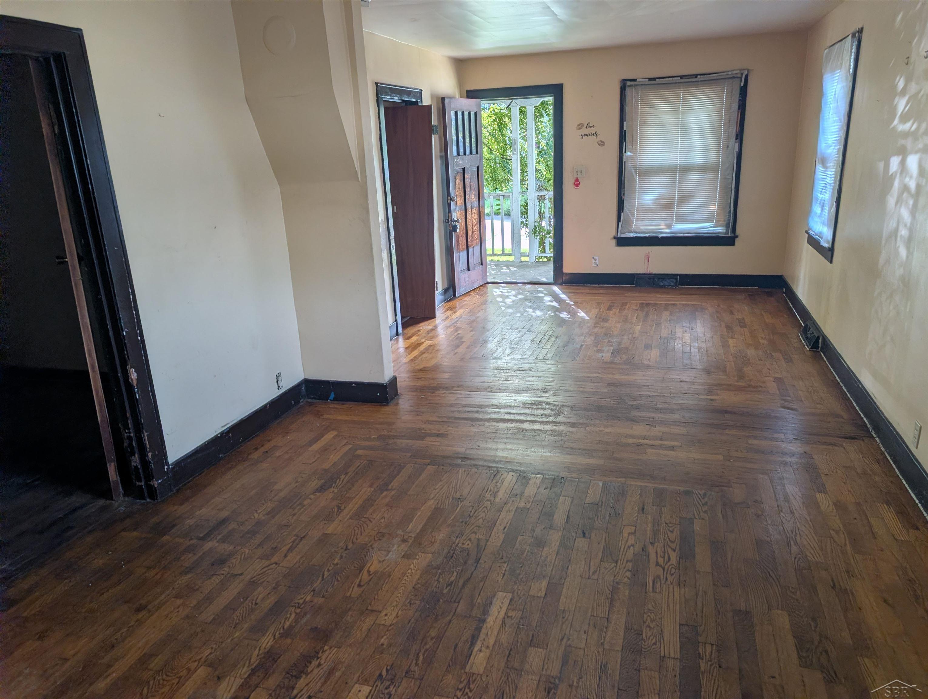Photo 1 of Single family home for sale at 2307 S Niagara St, Saginaw, MI 48602 | MLS# 61050222025 | Listing updated on 2026-09-16