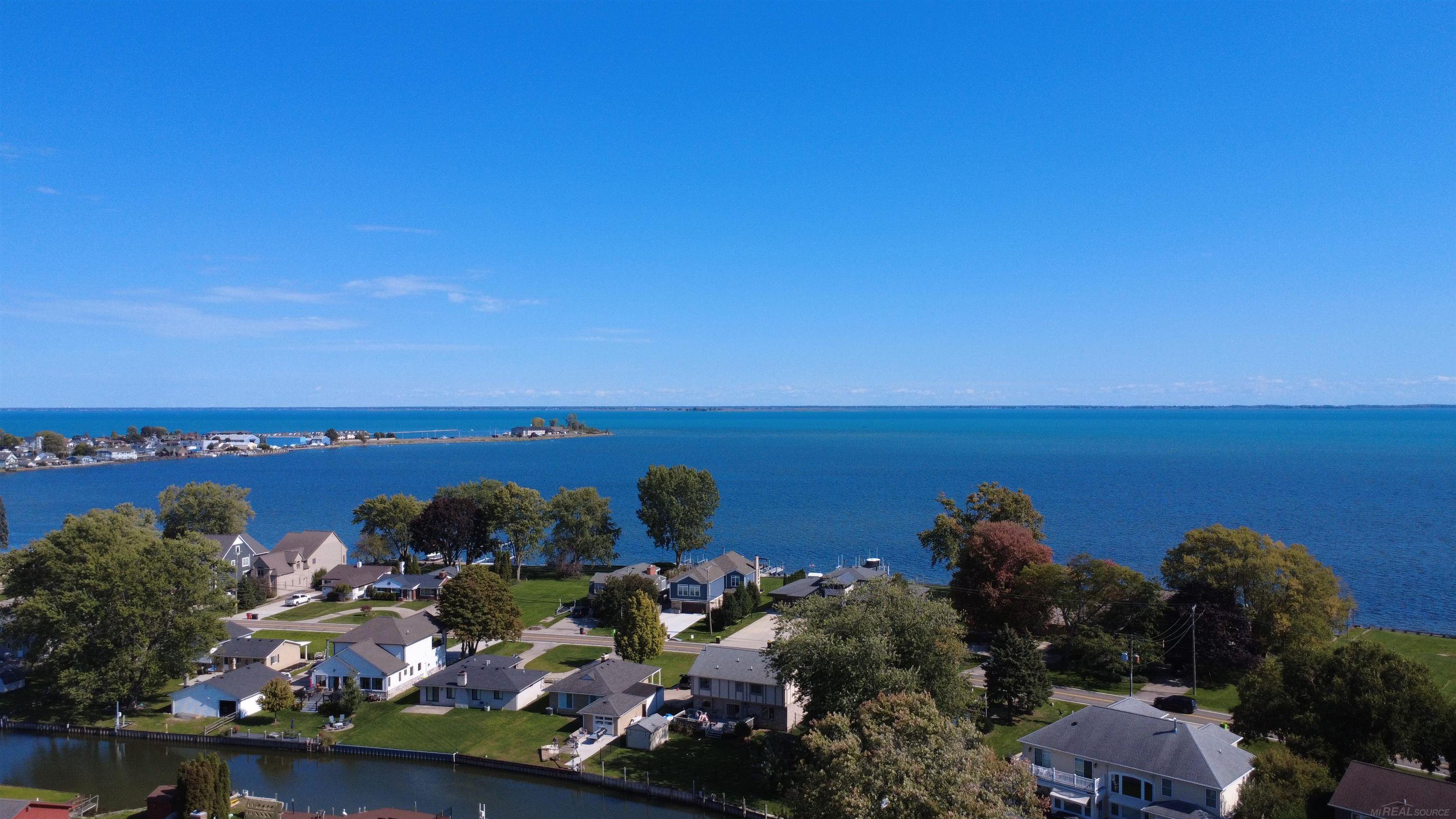 Photo 2 of Single family home for sale at 39245 Lakeshore Dr, Harrison Township, MI 48045 | MLS# 58050222028 | Listing updated on 2026-10-07