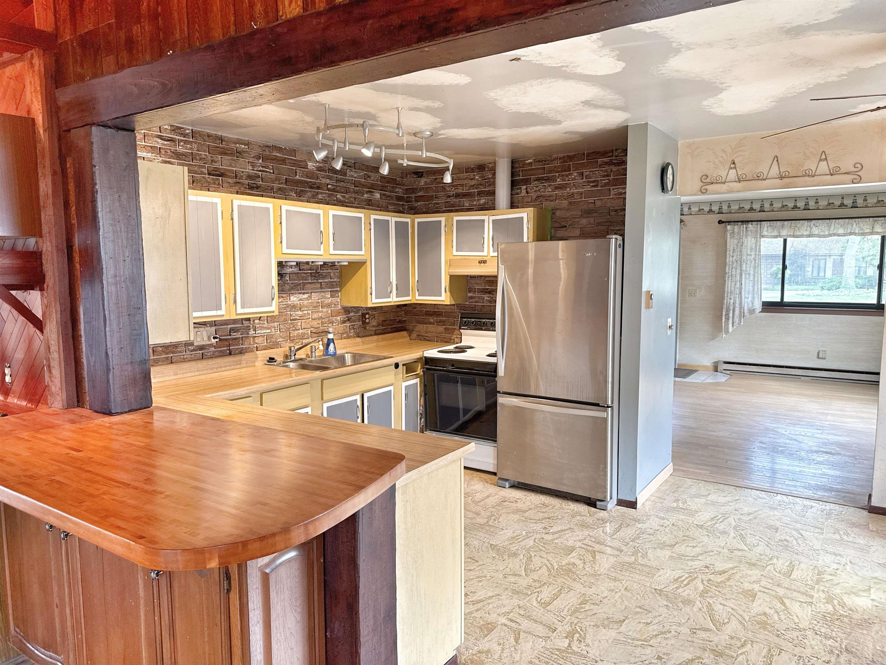 Photo 3 of Single family home for sale at 39245 Lakeshore Dr, Harrison Township, MI 48045 | MLS# 58050222028 | Listing updated on 2026-09-19