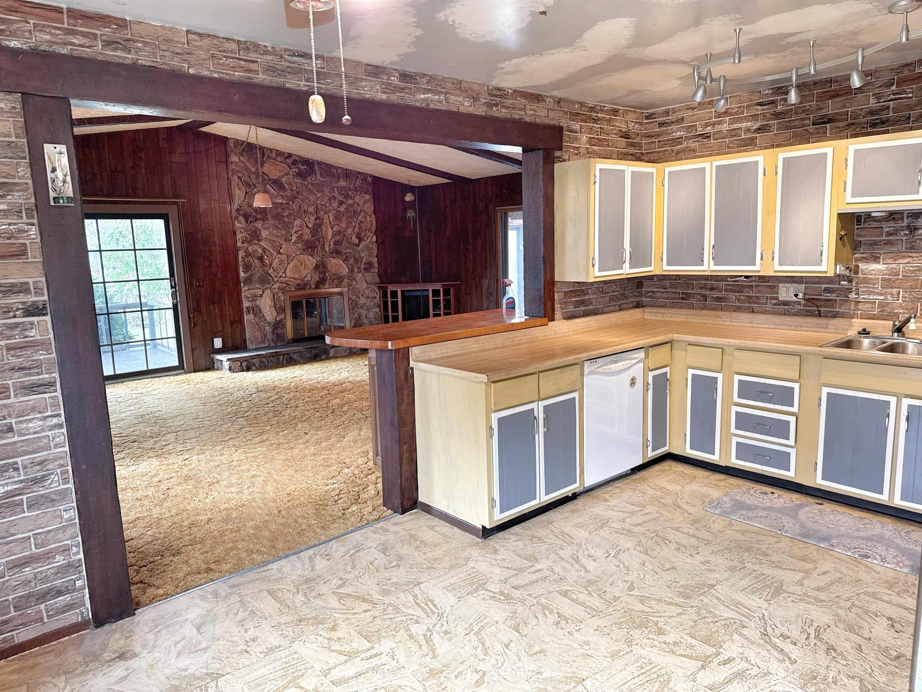 Photo 4 of Single family home for sale at 39245 Lakeshore Dr, Harrison Township, MI 48045 | MLS# 58050222028 | Listing updated on 2026-09-19