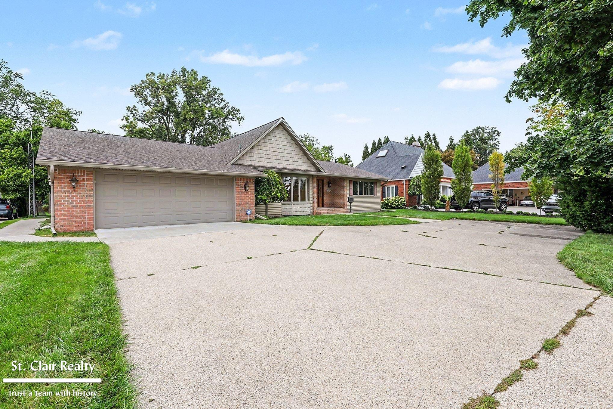 Photo 2 of Single family home for sale at 843 N Riverside Ave, Saint Clair, MI 48079 | MLS# 58050222029 | Listing updated on 2026-09-17