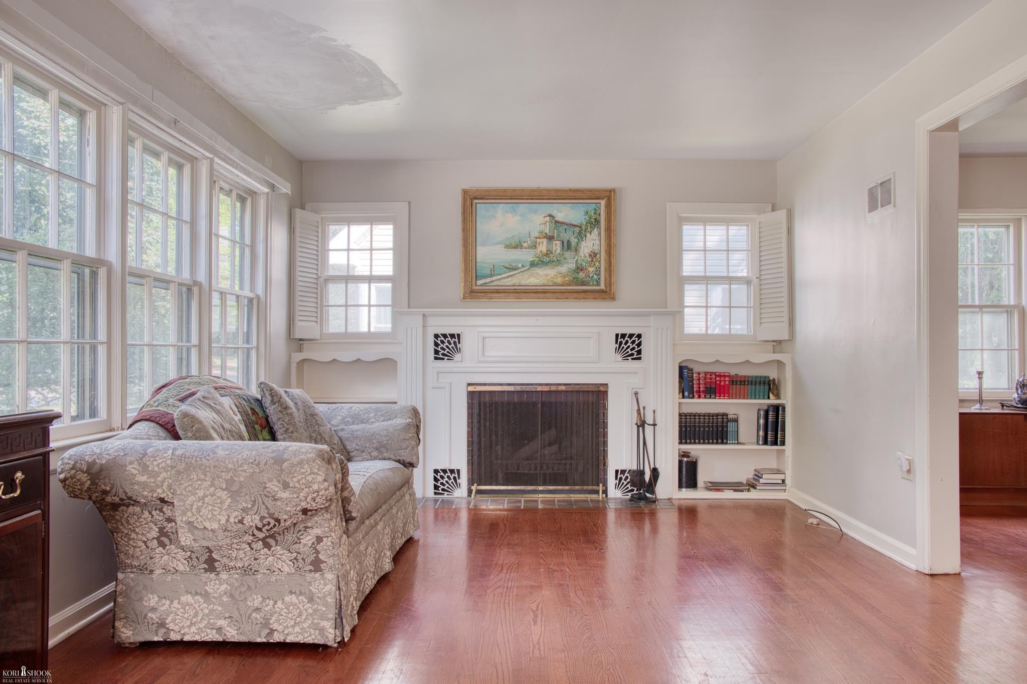 Photo 2 of Single family home for sale at 1010 N Washington St, Owosso, MI 48867 | MLS# 5050222034 | Listing updated on 2026-09-28