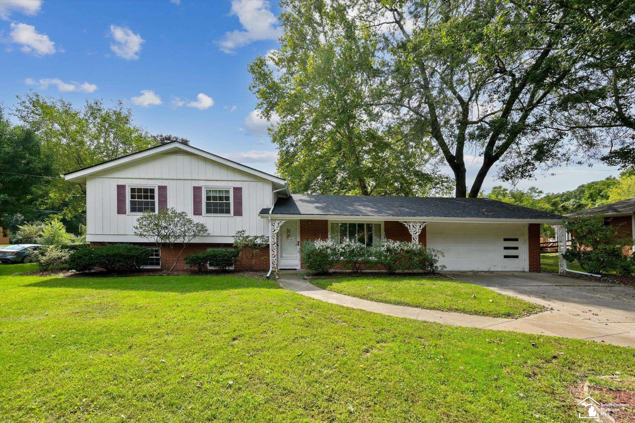 Single family home for sale at 663 Pawnee Trl, Temperance, MI 48182 | MLS# 57050222044