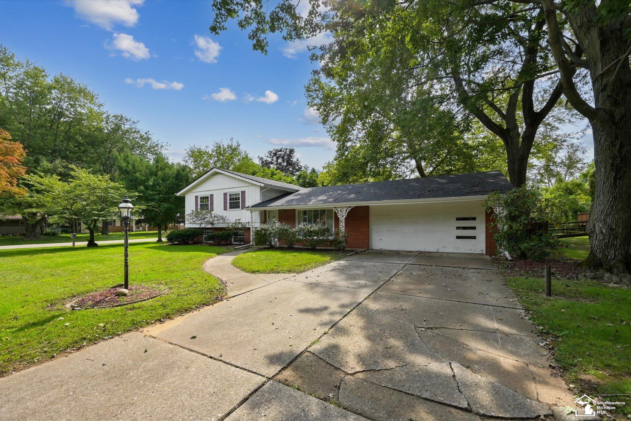 Photo 3 of Single family home for sale at 663 Pawnee Trl, Temperance, MI 48182 | MLS# 57050222044 | Listing updated on 2026-09-17