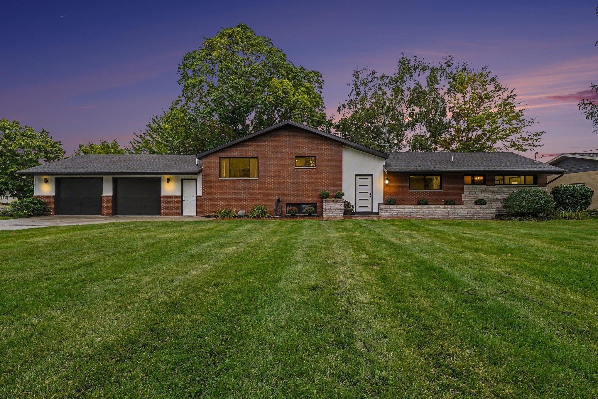 Photo 2 of Single family home for sale at 3149 W Riverview Dr, Bay City, MI 48706 | MLS# 50222047 | Listing updated on 2026-09-17