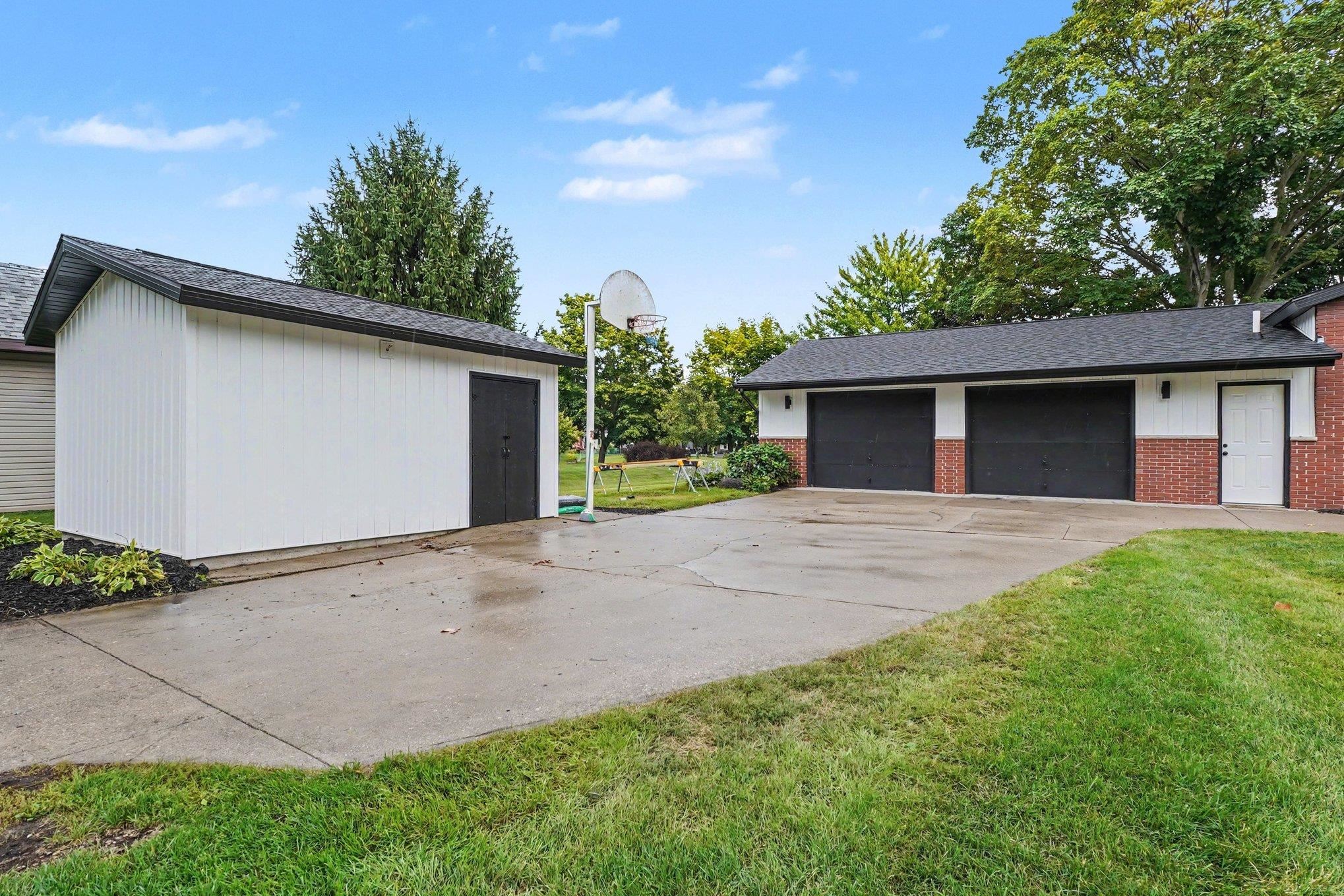 Photo 3 of Single family home for sale at 3149 W Riverview Dr, Bay City, MI 48706 | MLS# 50222047 | Listing updated on 2026-09-17