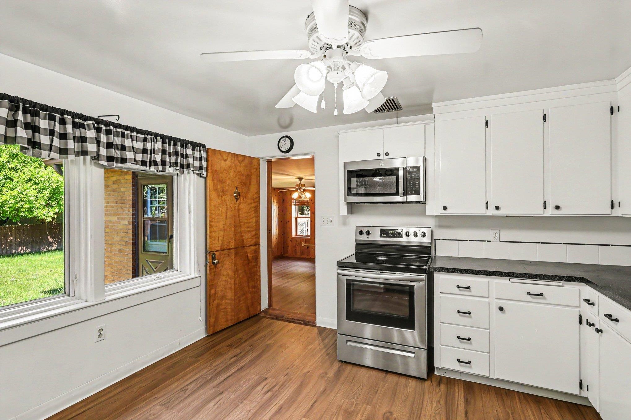 Photo 3 of Single family home for sale at 1449 Lathrup Ave, Saginaw, MI 48638 | MLS# 50222048 | Listing updated on 2026-09-17