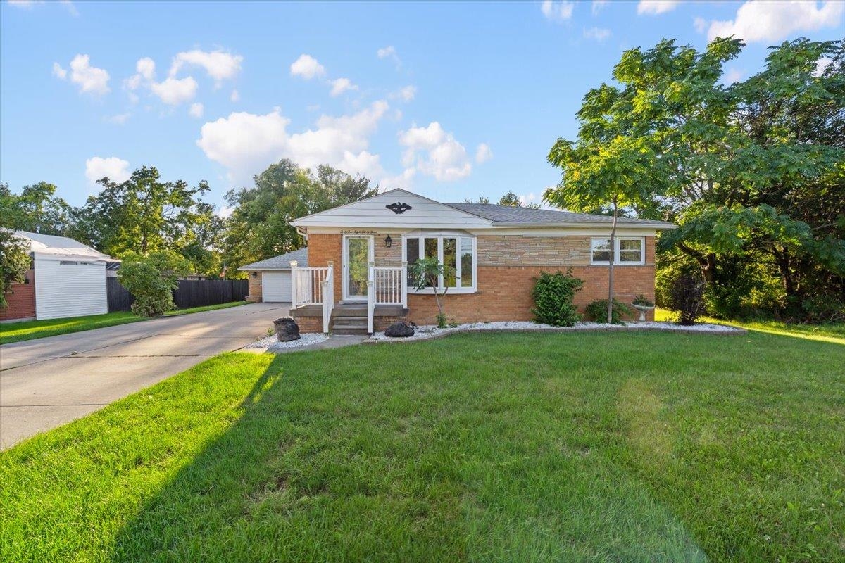 Photo 3 of Single family home for sale at 44833 Maddelein St, Clinton Township, MI 48036 | MLS# 58050222049 | Listing updated on 2026-09-17