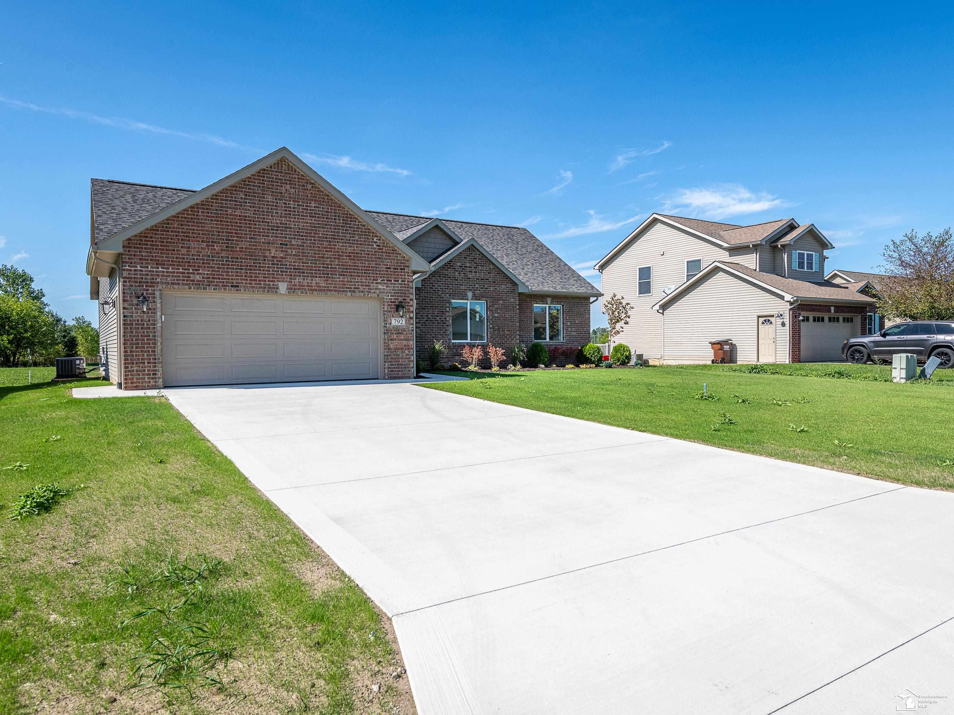 Photo 3 of Single family home for sale at 792 E Sweet Briar Ln, Monroe, MI 48161 | MLS# 57050222050 | Listing updated on 2026-09-17