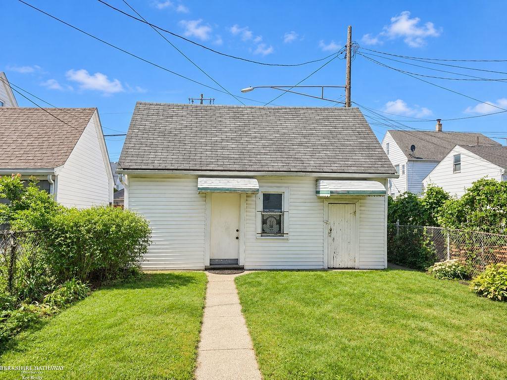 Photo 3 of Single family home for sale at 9421 Brombach St, Hamtramck, MI 48212 | MLS# 58050222051 | Listing updated on 2026-09-17
