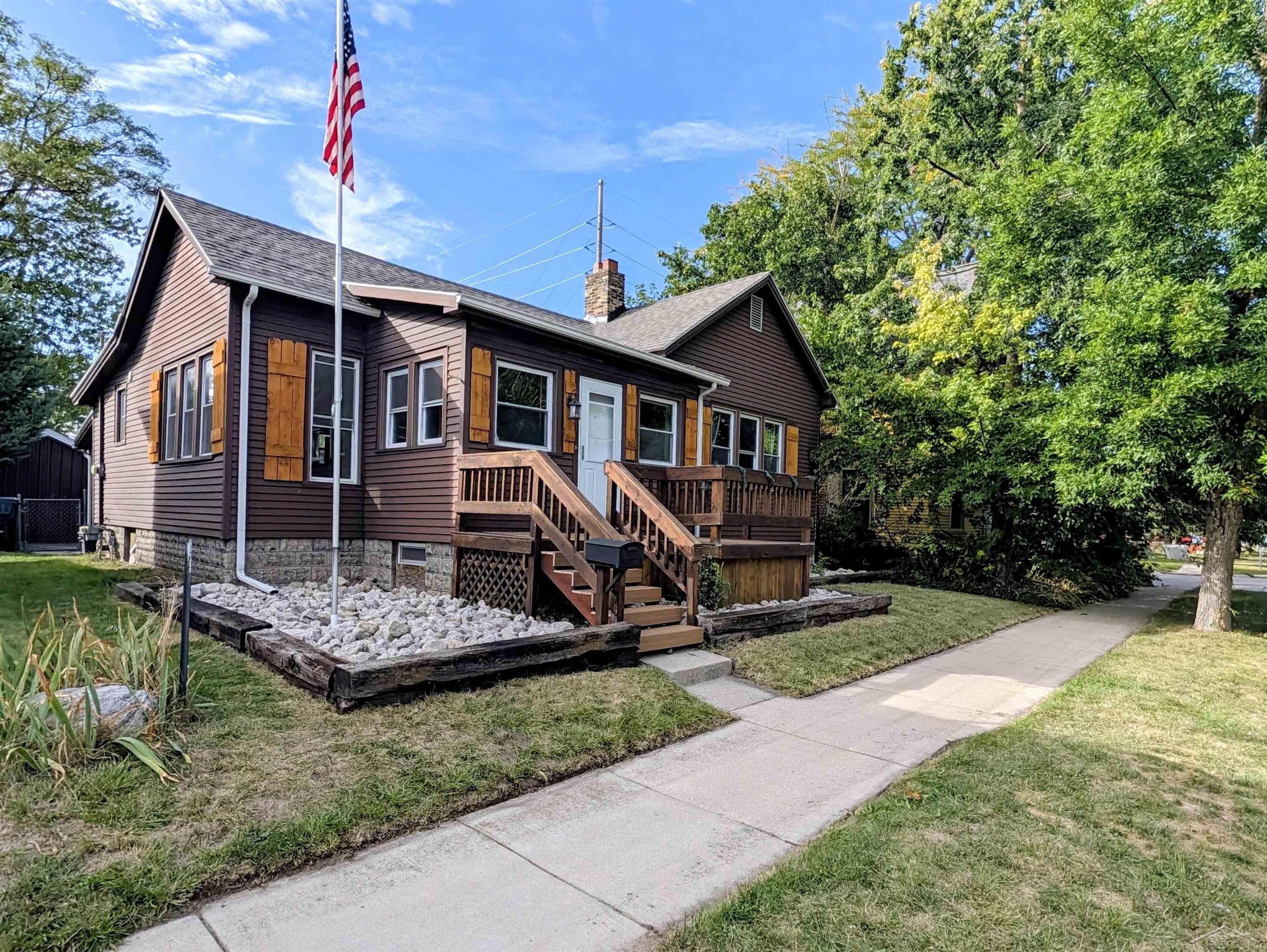 Photo 2 of Single family home for sale at 319 N Madison Ave, Bay City, MI 48708 | MLS# 61050222053 | Listing updated on 2026-09-17