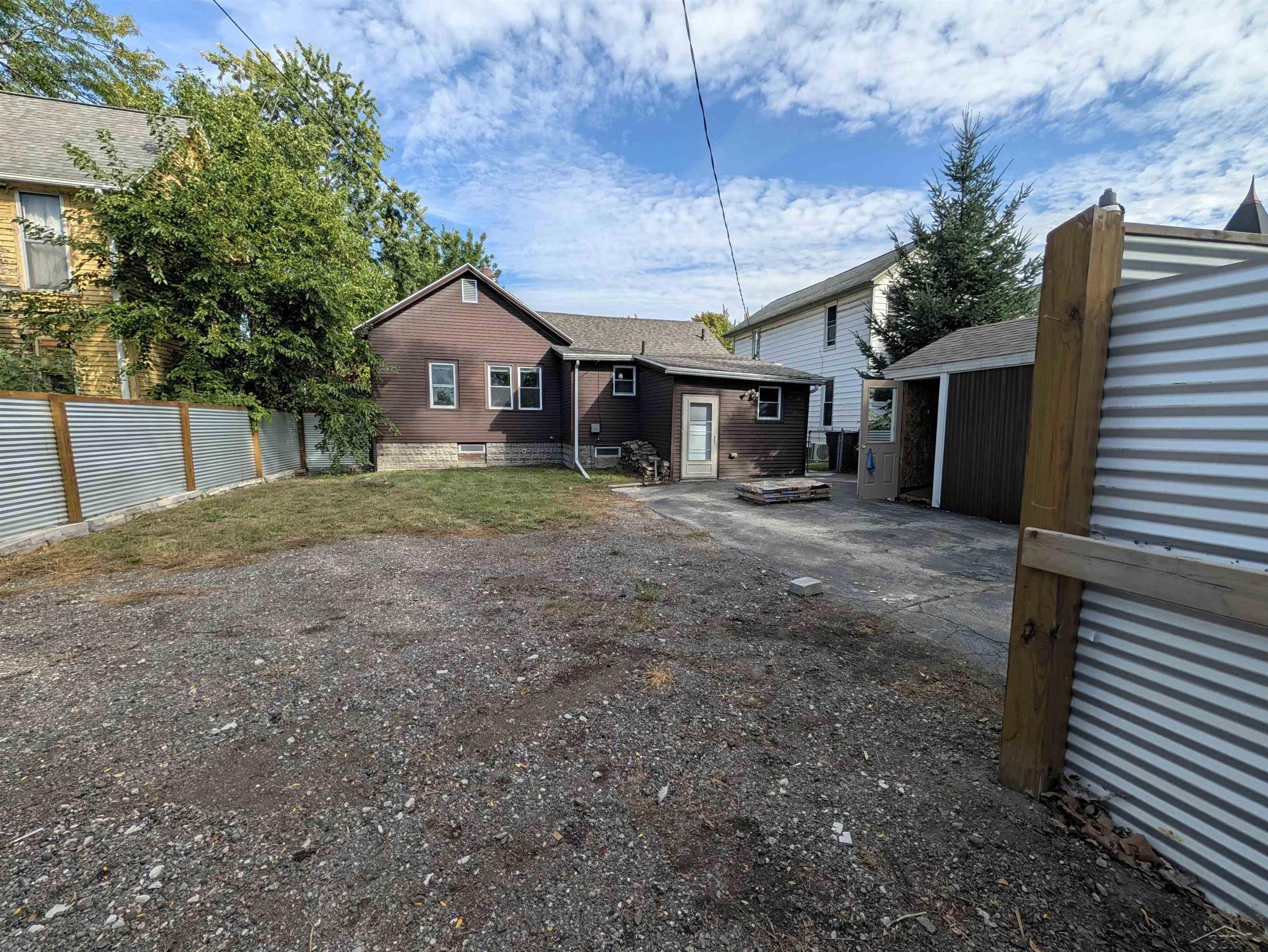 Photo 3 of Single family home for sale at 319 N Madison Ave, Bay City, MI 48708 | MLS# 61050222053 | Listing updated on 2026-09-17