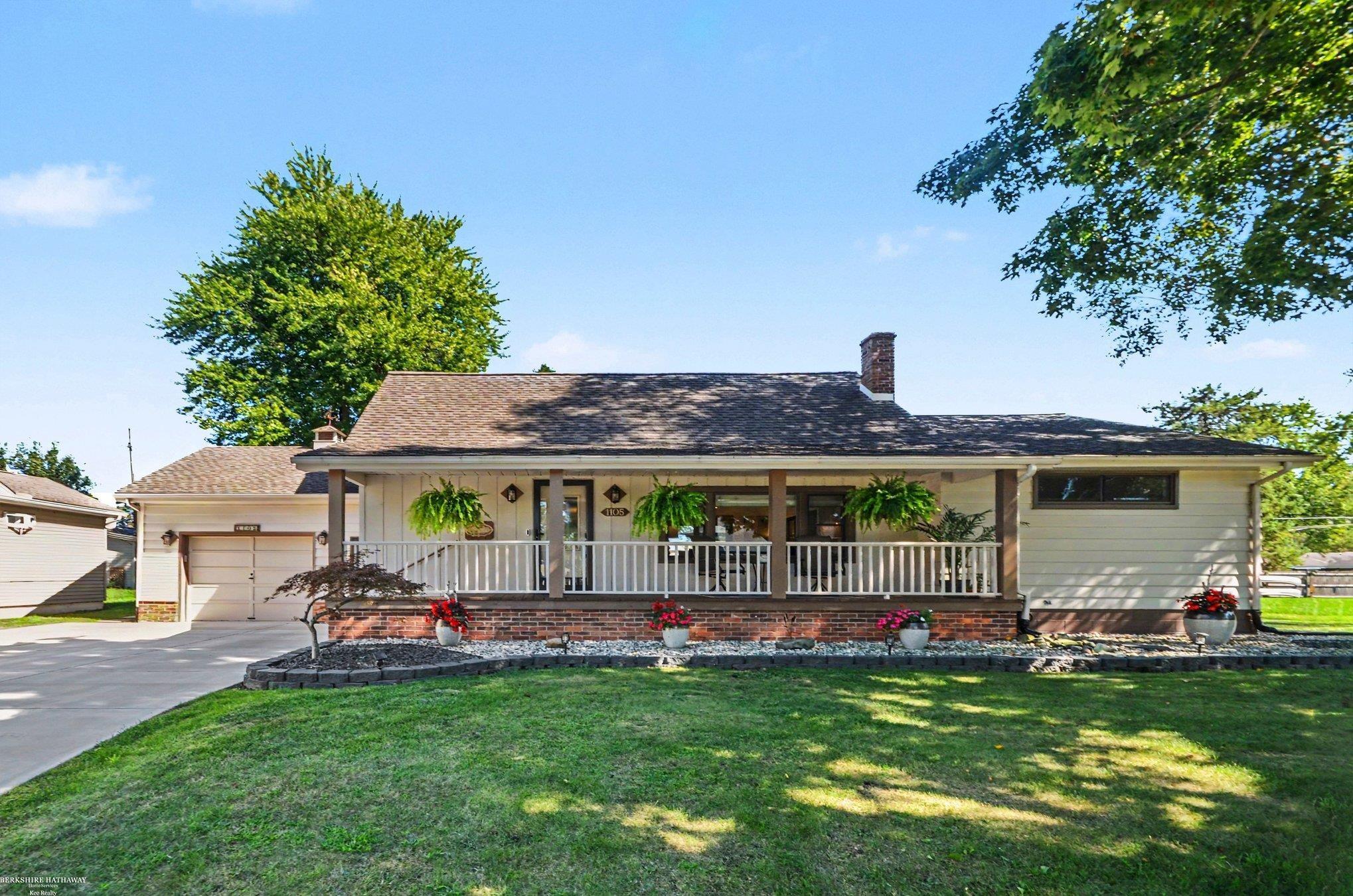 Photo 1 of Single family home for sale at 1105 Henry St, Saint Clair, MI 48079 | MLS# 58050222057 | Listing updated on 2026-09-17
