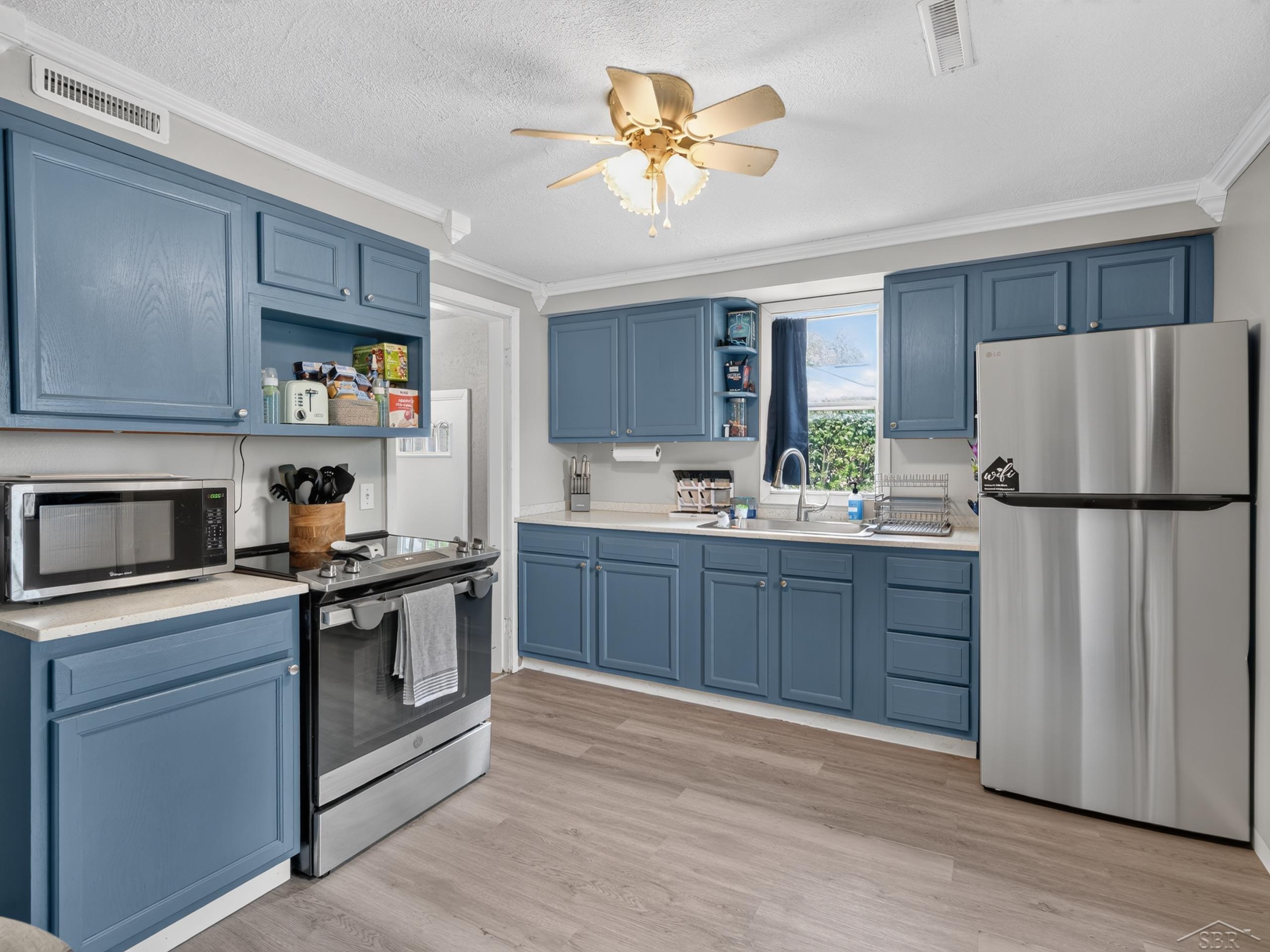 Photo 3 of Single family home for sale at 412 Longview St, Midland, MI 48642 | MLS# 61050222063 | Listing updated on 2026-09-17