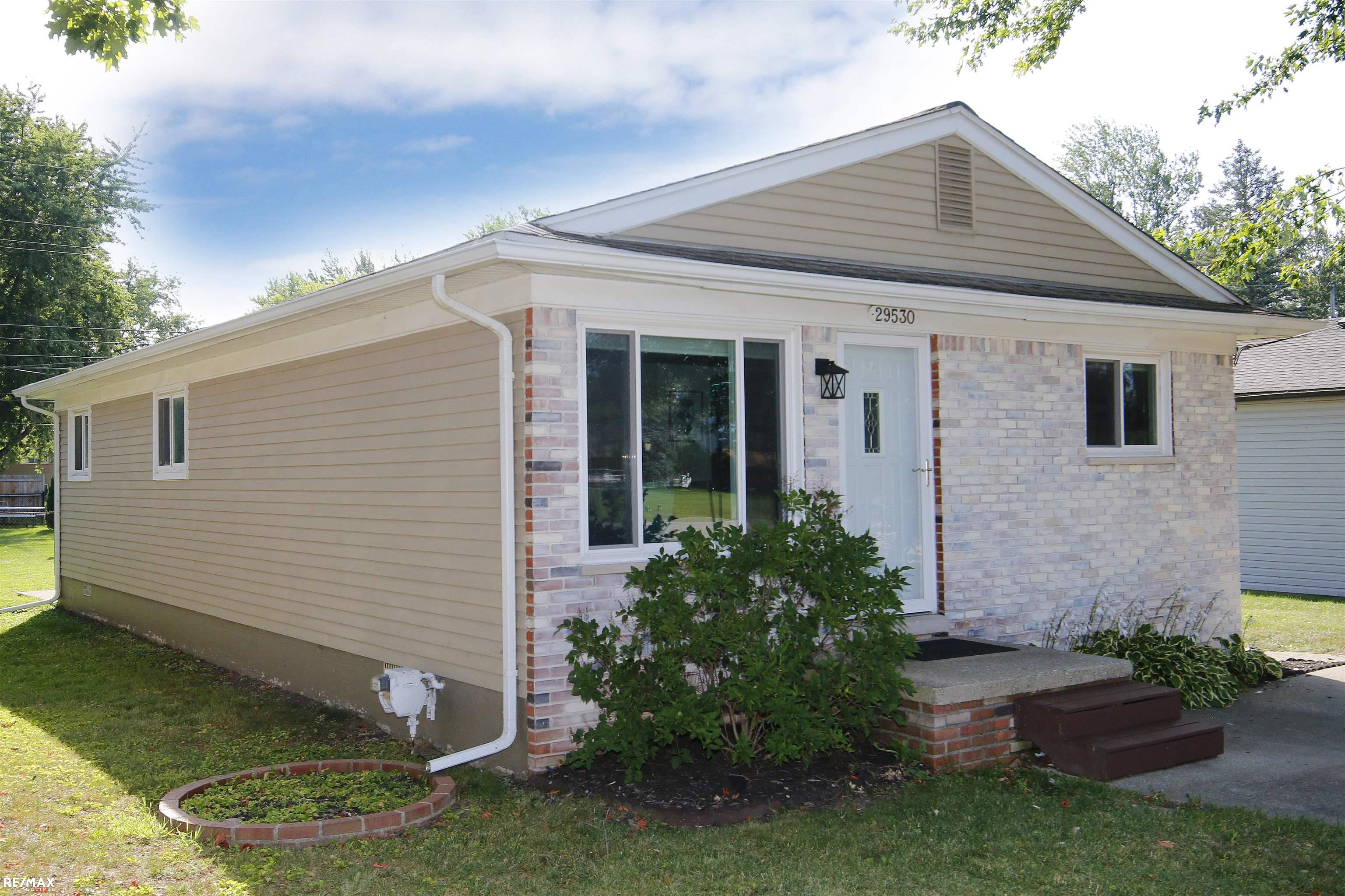 Photo 2 of Single family home for sale at 29530 S River St, Harrison Township, MI 48045 | MLS# 58050222075 | Listing updated on 2026-09-17