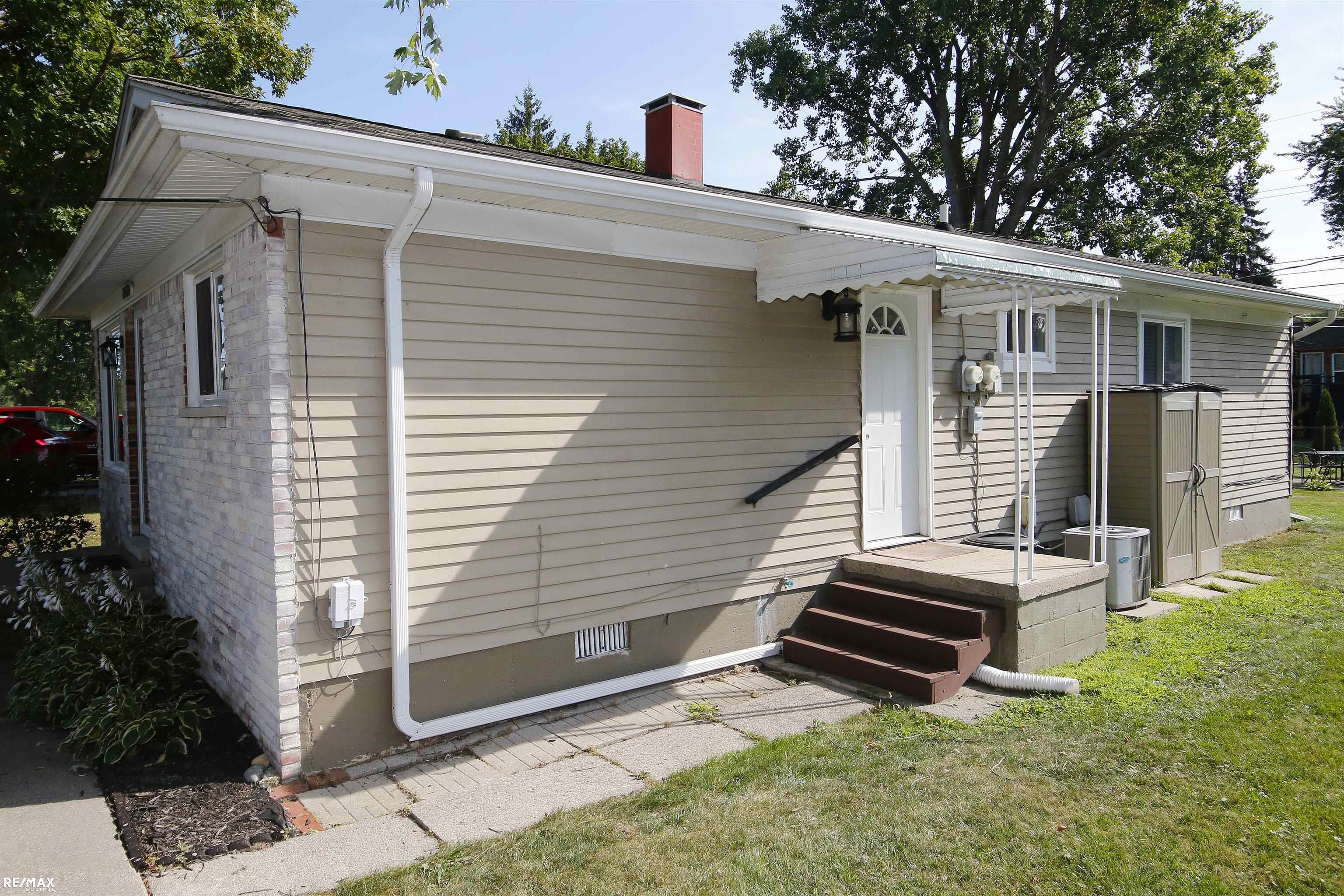 Photo 3 of Single family home for sale at 29530 S River St, Harrison Township, MI 48045 | MLS# 58050222075 | Listing updated on 2026-09-17