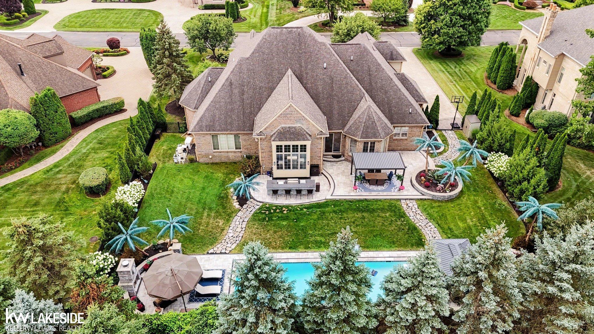 Photo 3 of Single family home for sale at 19814 Westchester Dr, Clinton Township, MI 48038 | MLS# 58050222090 | Listing updated on 2026-09-17