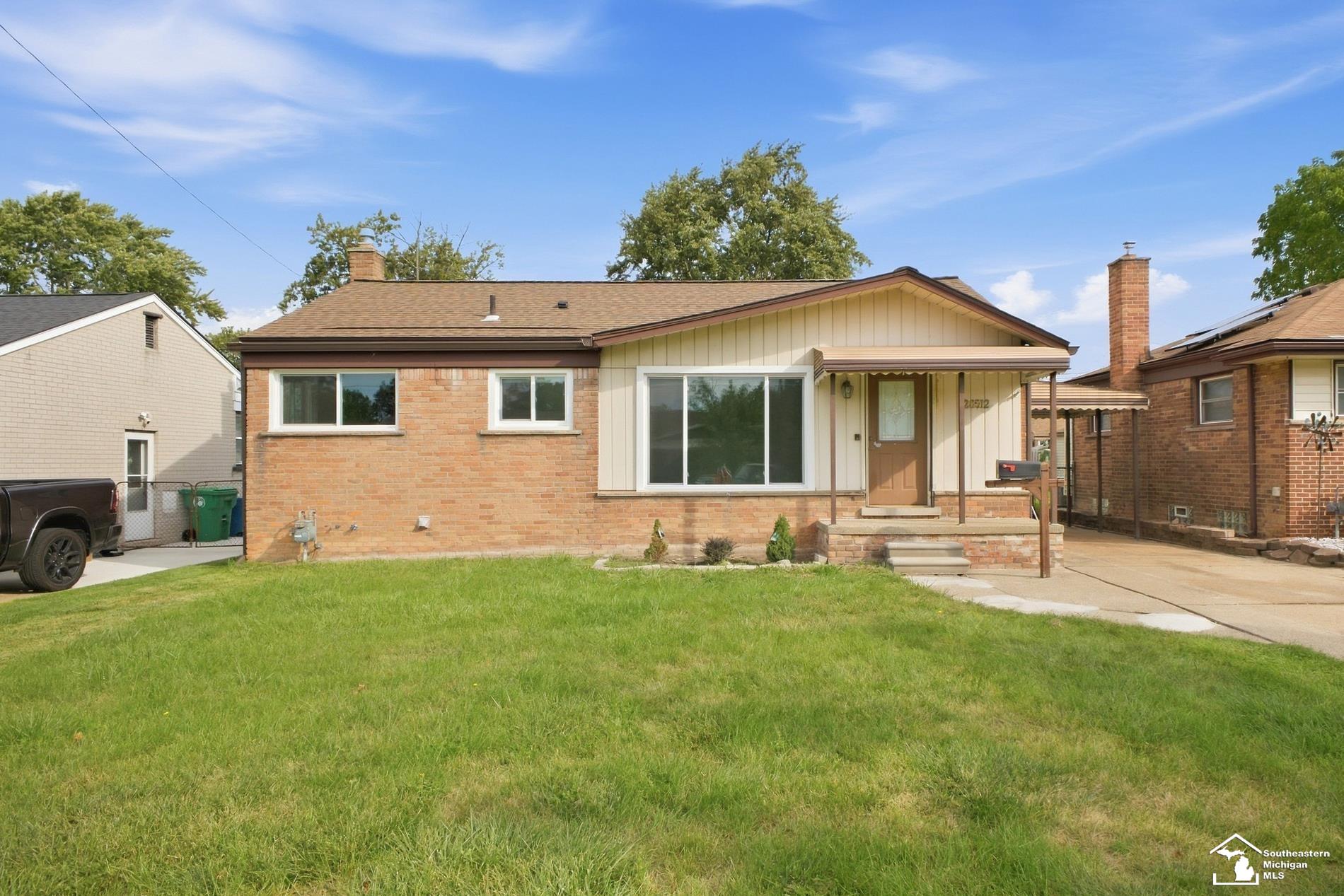 Photo 2 of Single family home for sale at 28512 Leona St, Garden City, MI 48135 | MLS# 57050222097 | Listing updated on 2026-09-18
