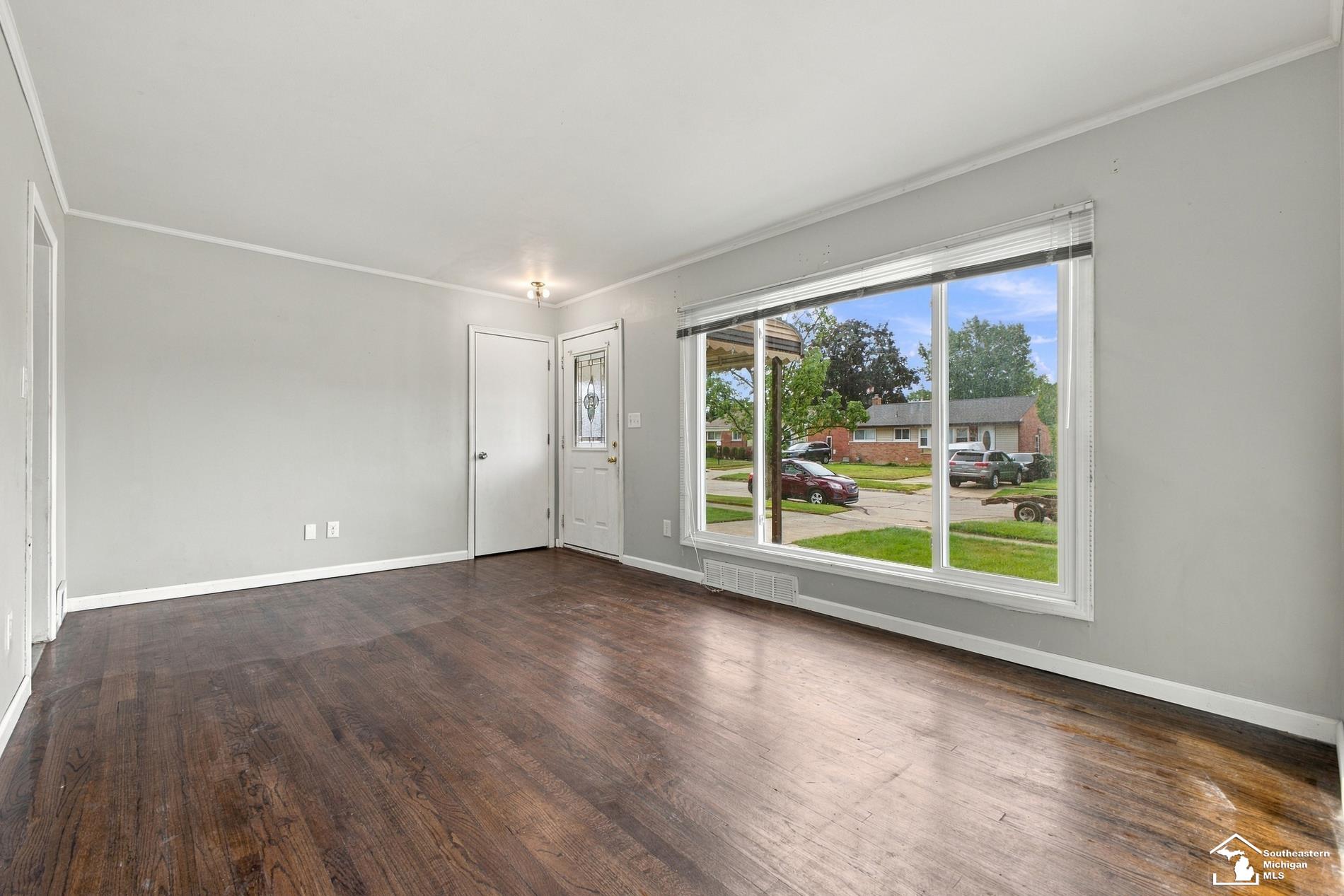 Photo 4 of Single family home for sale at 28512 Leona St, Garden City, MI 48135 | MLS# 57050222097 | Listing updated on 2026-09-18