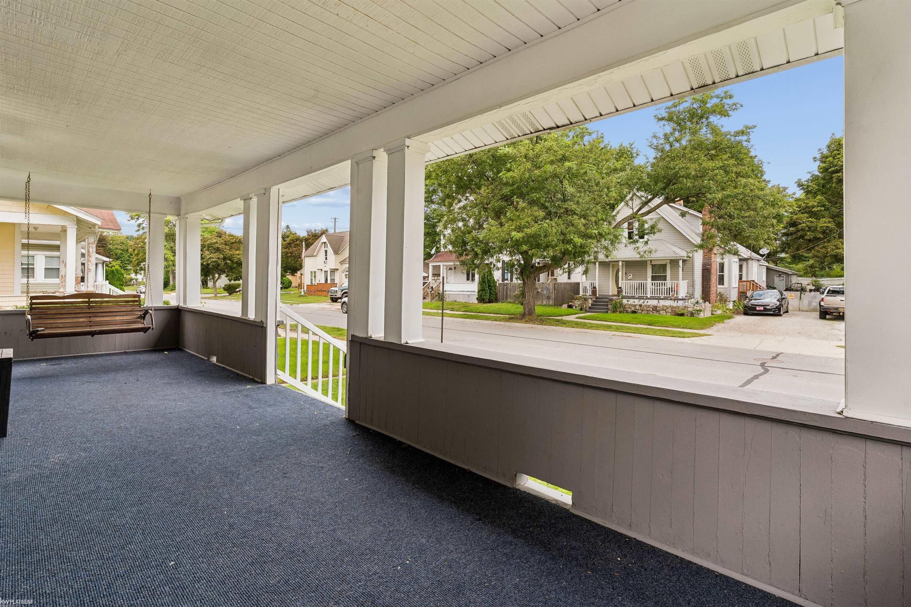 Photo 3 of Single family home for sale at 722 Tunnel St, Port Huron, MI 48060 | MLS# 58050222099 | Listing updated on 2026-09-17