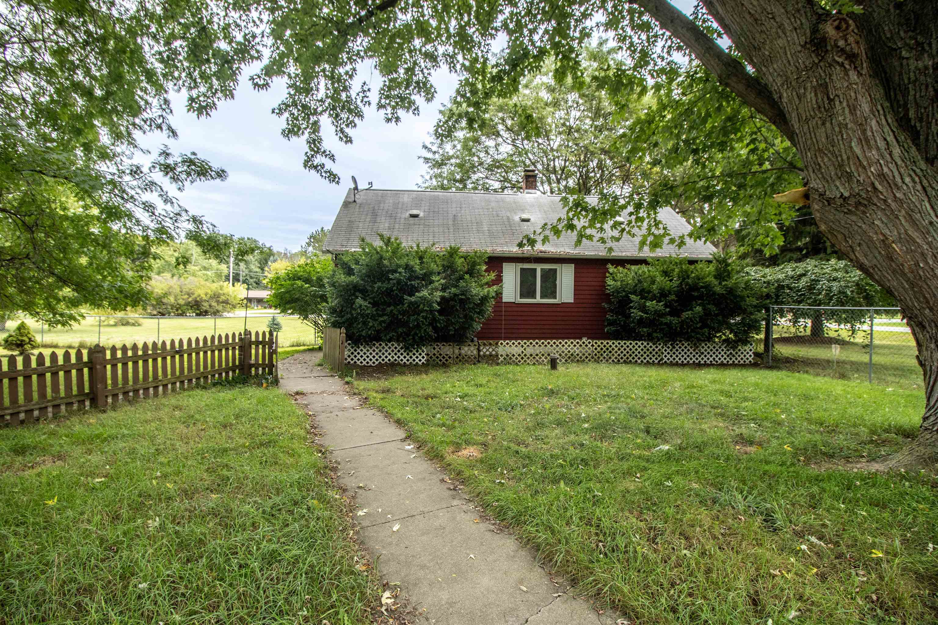 Photo 3 of Single family home for sale at 5014 W Dodge Rd, Clio, MI 48420 | MLS# 5050222100 | Listing updated on 2026-09-17