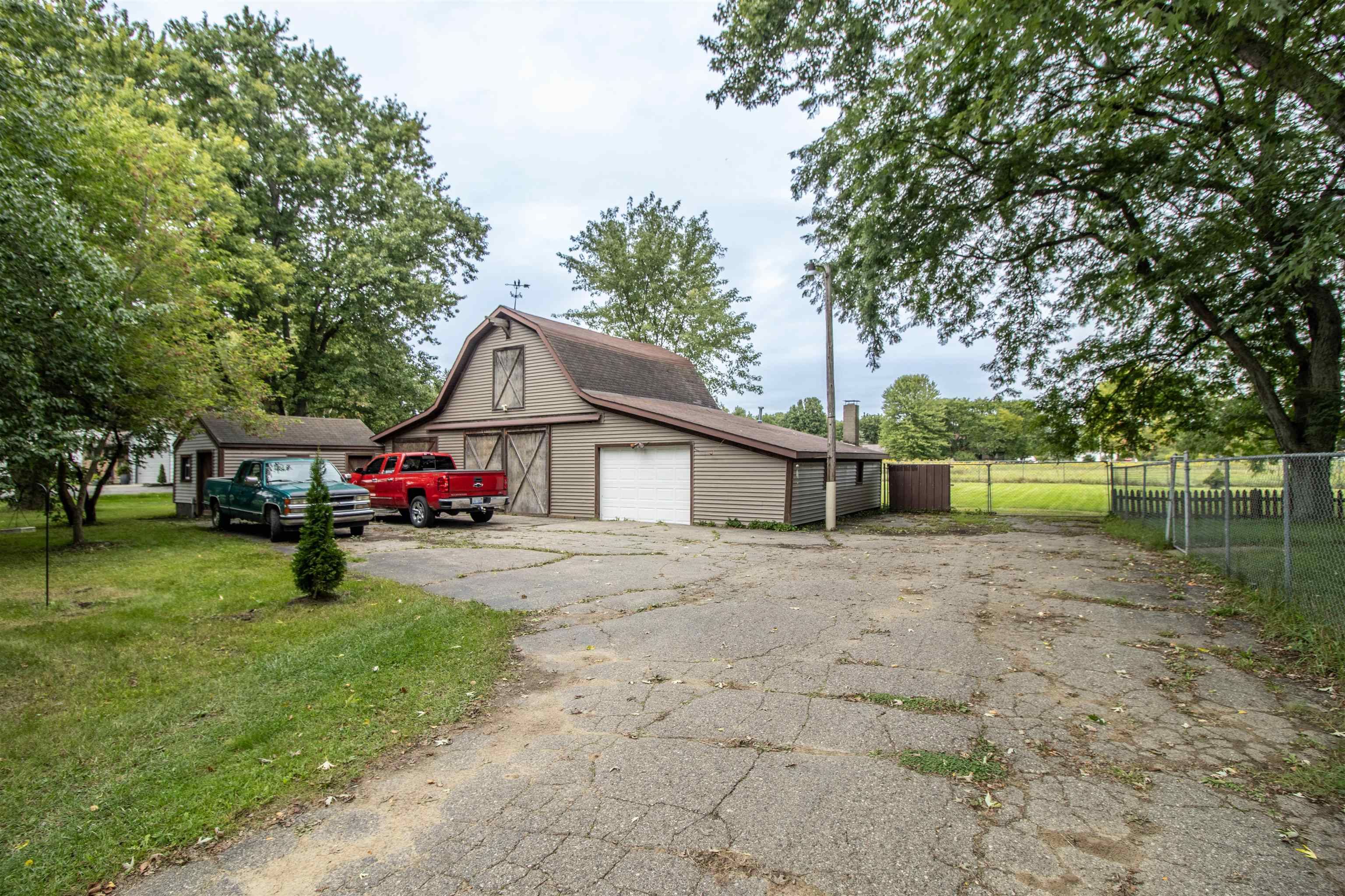 Photo 4 of Single family home for sale at 5014 W Dodge Rd, Clio, MI 48420 | MLS# 5050222100 | Listing updated on 2026-09-17