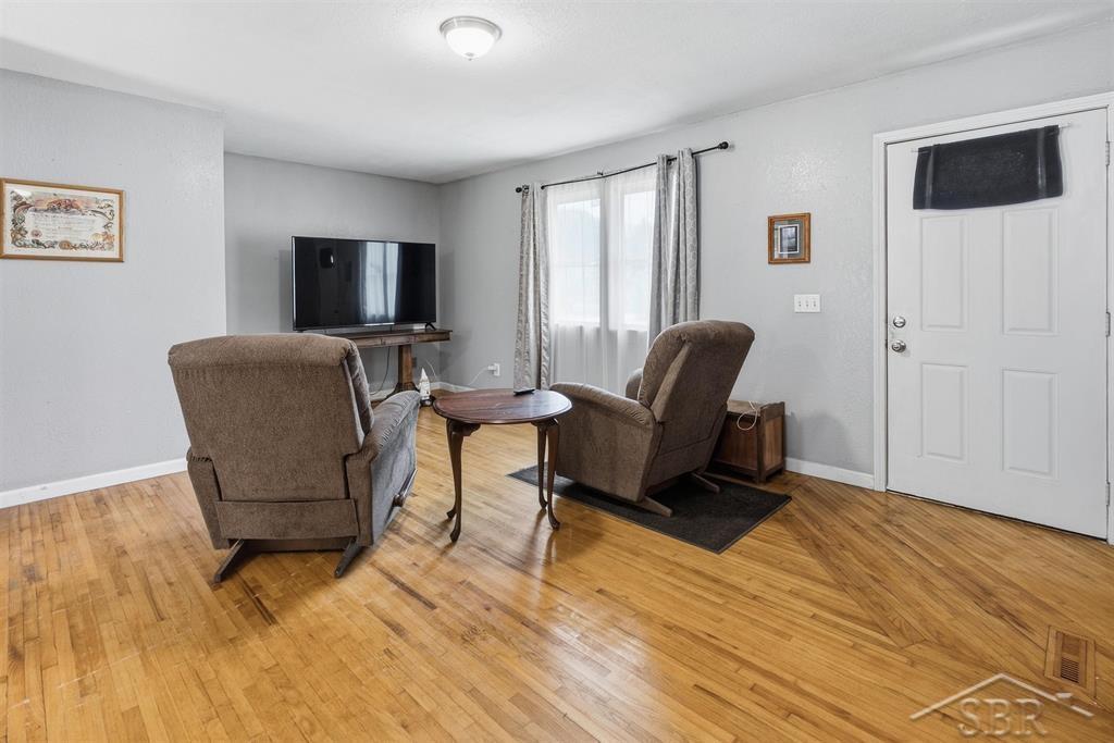 Photo 3 of Single family home for sale at 1753 Airway Dr, Mount Pleasant, MI 48858 | MLS# 61050222107 | Listing updated on 2026-09-17