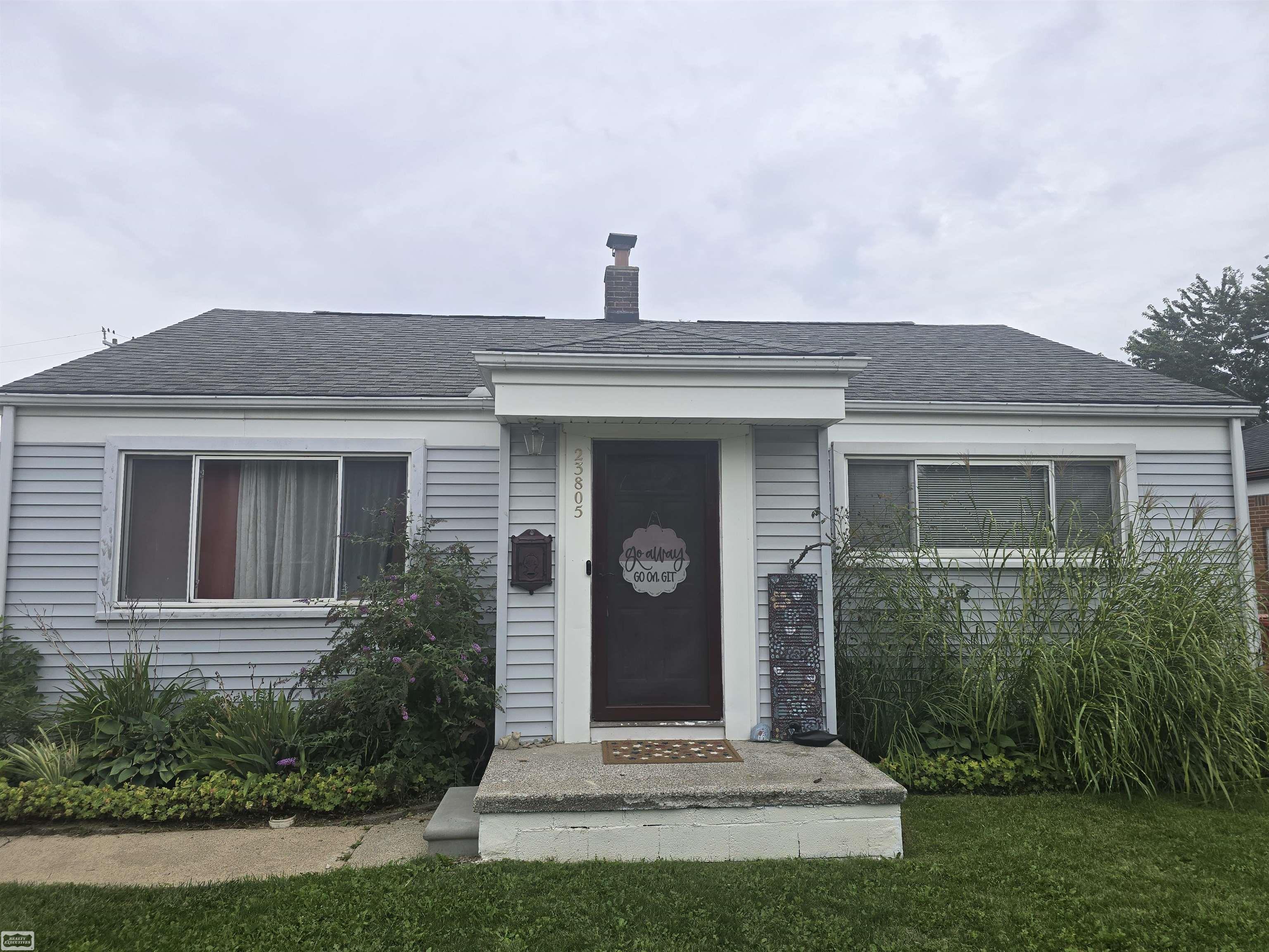 Photo 2 of Single family home for sale at 23805 Cushing Ave, Eastpointe, MI 48021 | MLS# 58050222115 | Listing updated on 2026-09-17