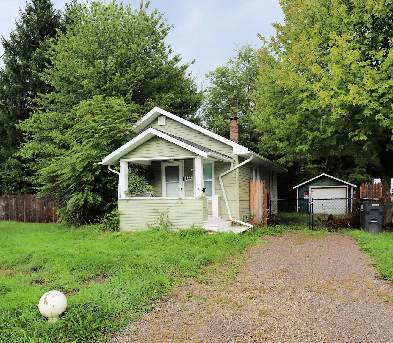 Photo 2 of Single family home for sale at 644 Partridge St, Flint, MI 48503 | MLS# 5050222117 | Listing updated on 2026-09-17