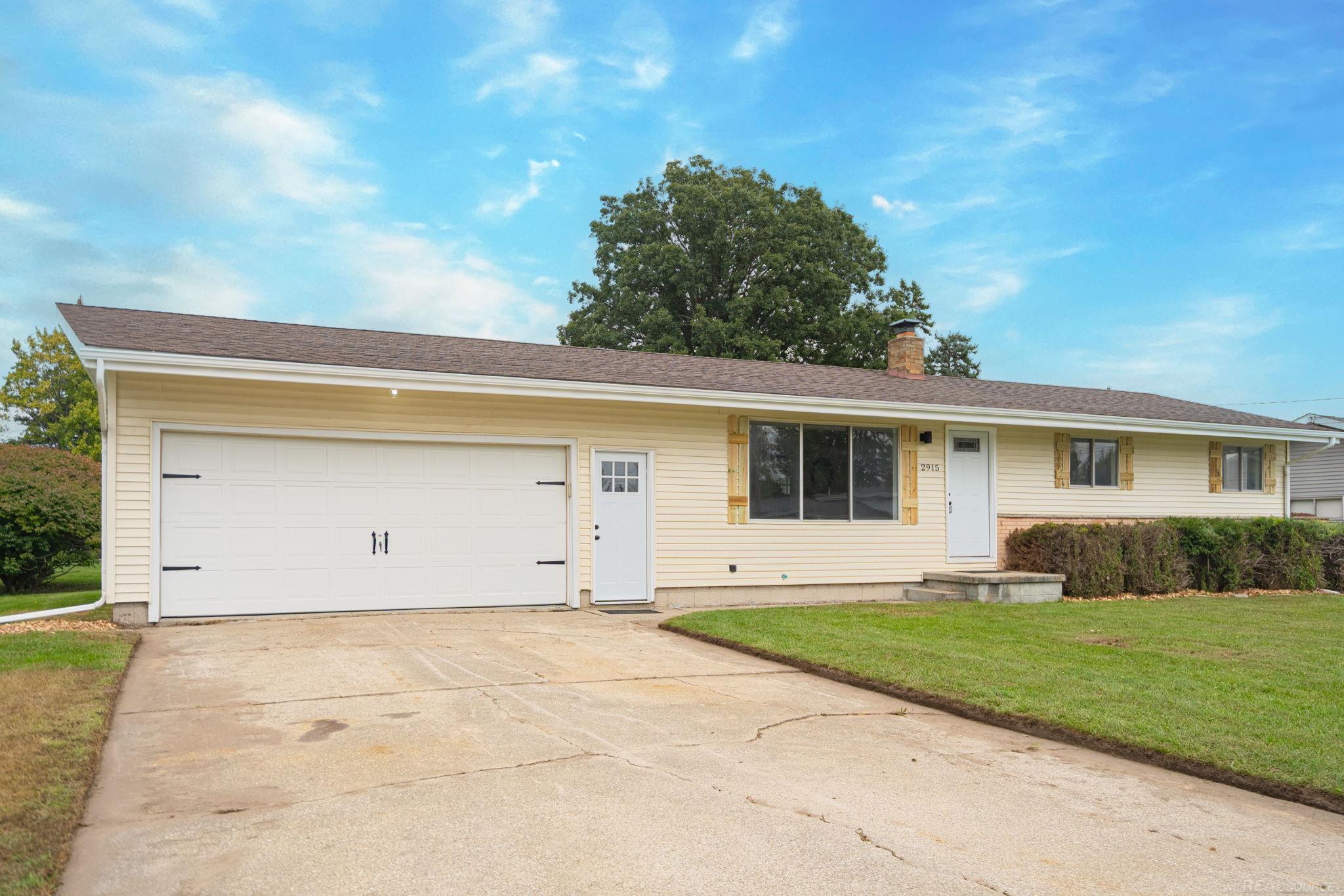 Photo 2 of Single family home for sale at 2915 Continental Dr, Bay City, MI 48706 | MLS# 58050222118 | Listing updated on 2026-09-17