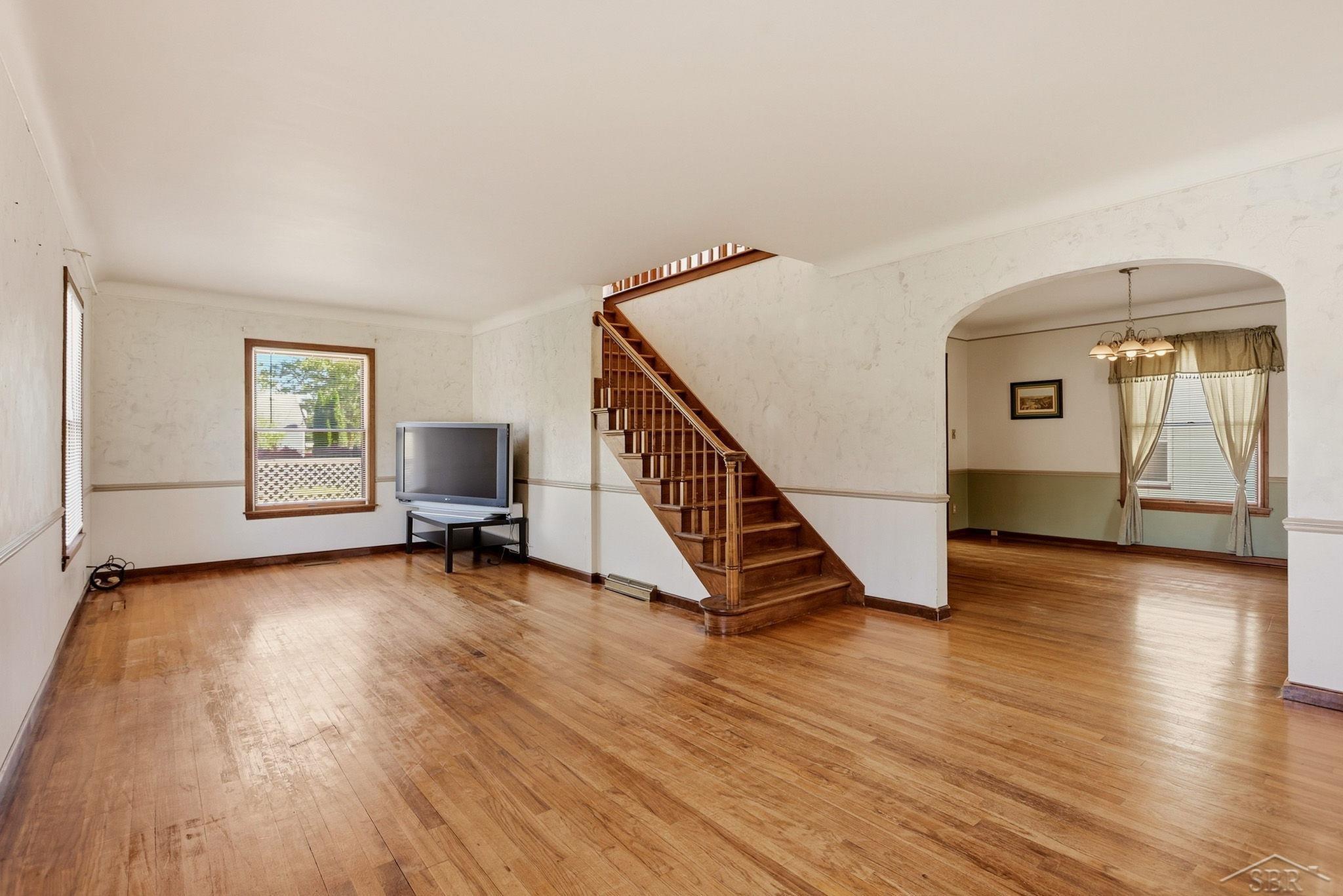 Photo 3 of Single family home for sale at 2450 N Charles St, Saginaw, MI 48602 | MLS# 61050222131 | Listing updated on 2026-09-18