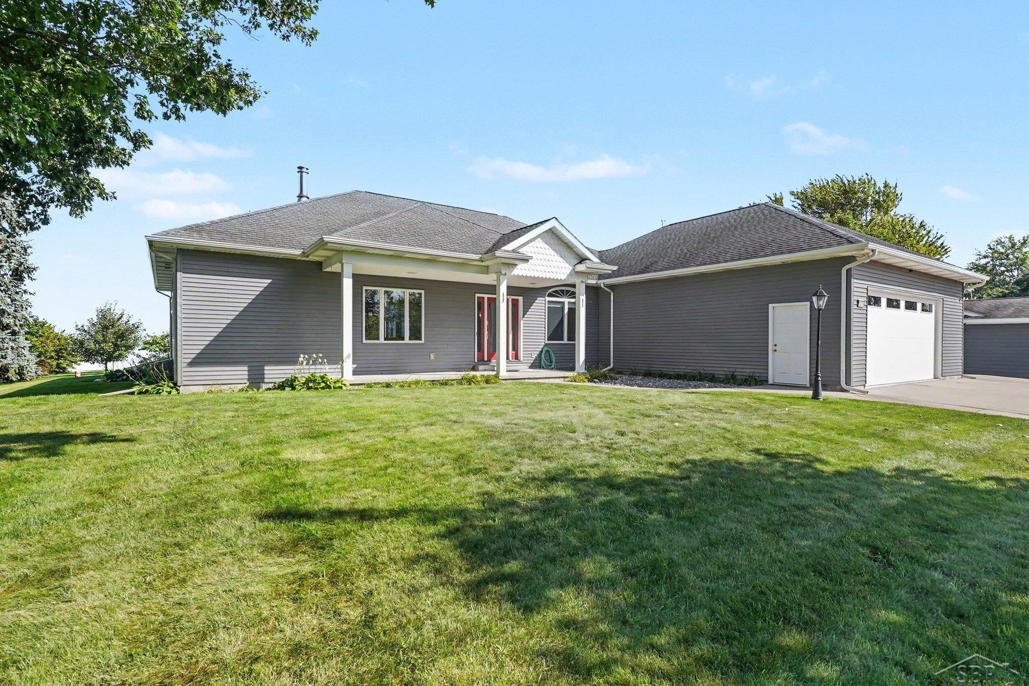 Photo 3 of Single family home for sale at 5871 Sandy Dr, Pinconning, MI 48650 | MLS# 61050222135 | Listing updated on 2026-09-18