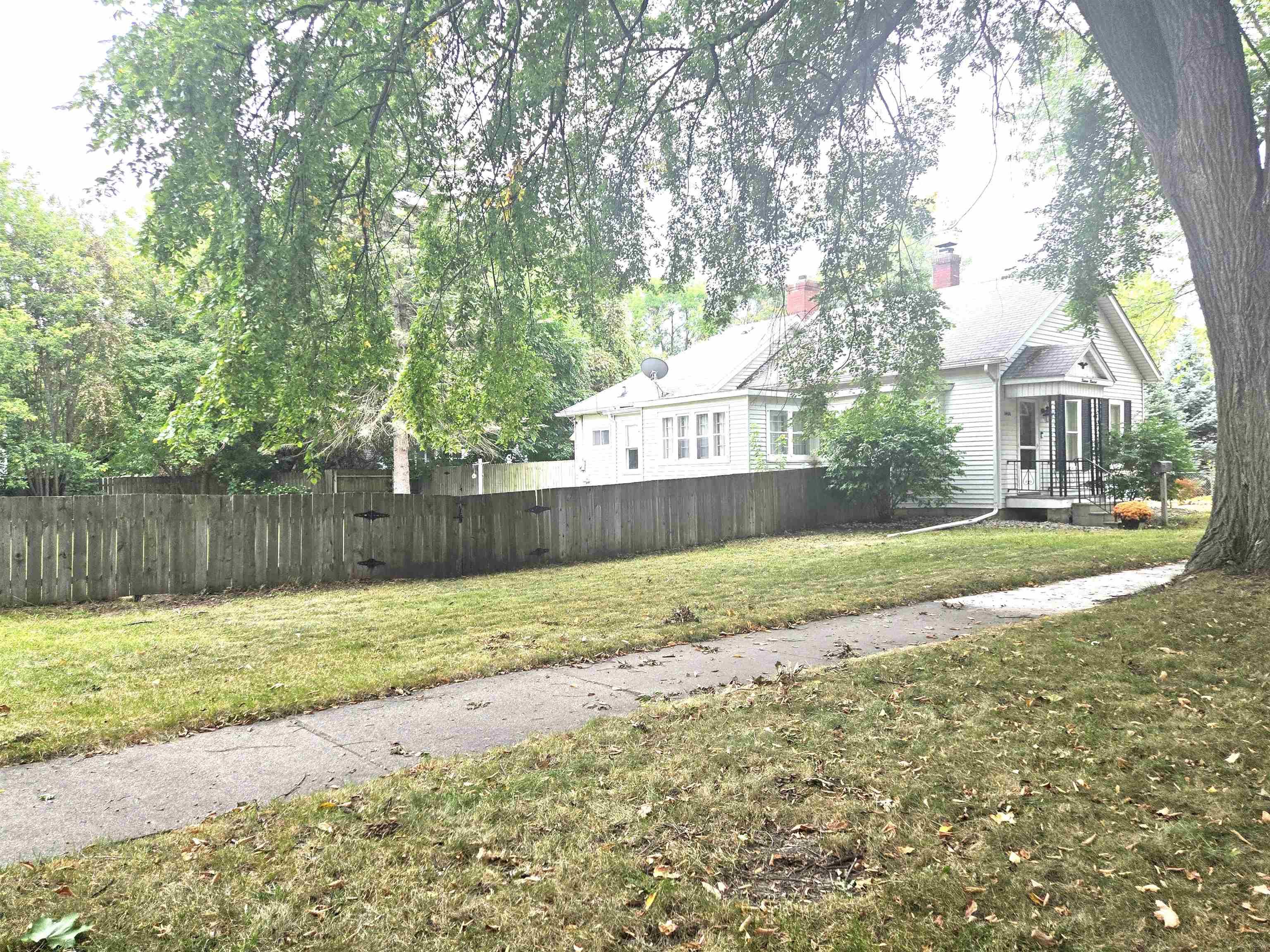 Photo 3 of Single family home for sale at 1400 Smith St, Essexville, MI 48732 | MLS# 50222141 | Listing updated on 2026-09-17