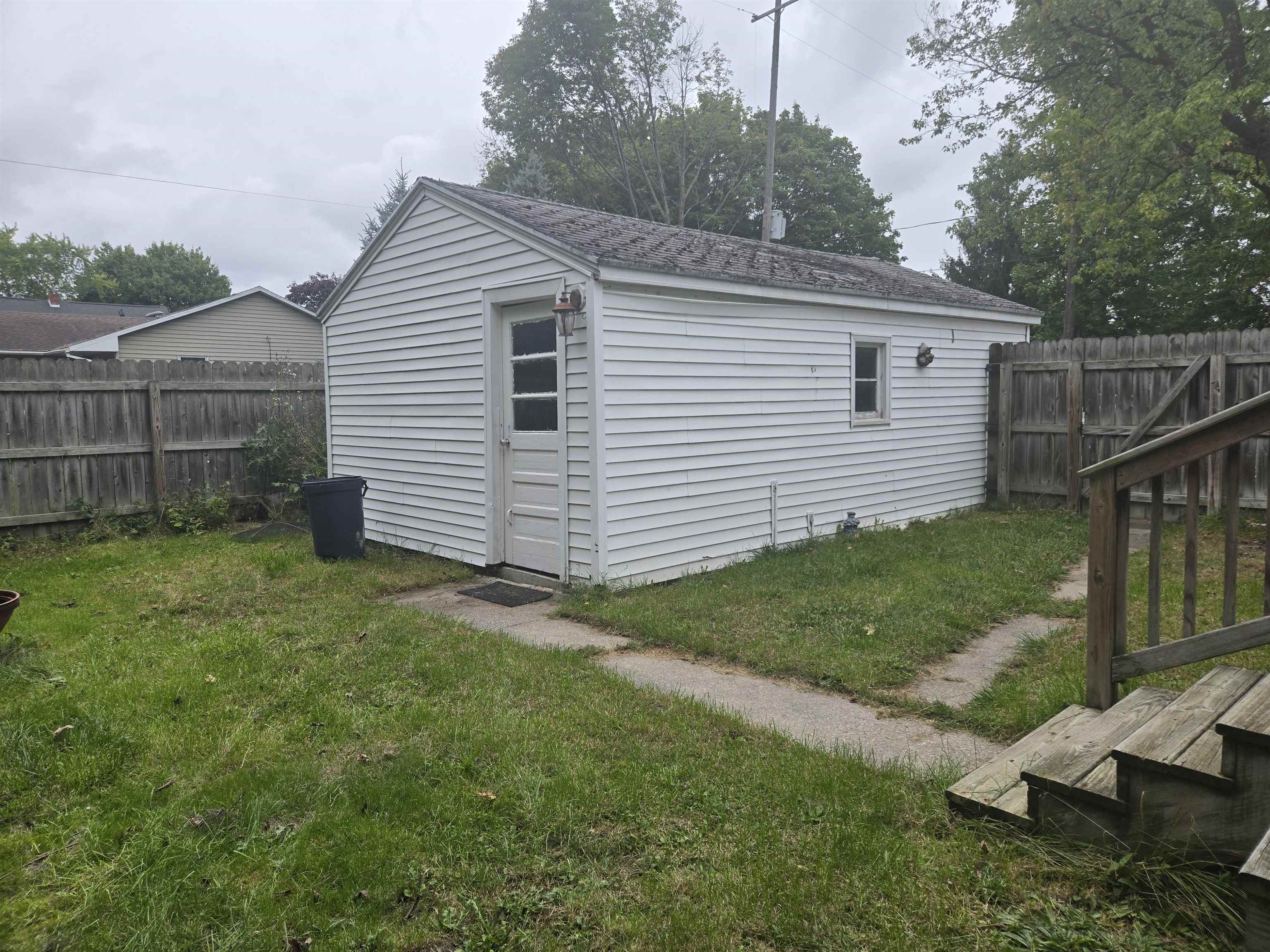Photo 4 of Single family home for sale at 1400 Smith St, Essexville, MI 48732 | MLS# 50222141 | Listing updated on 2026-09-17