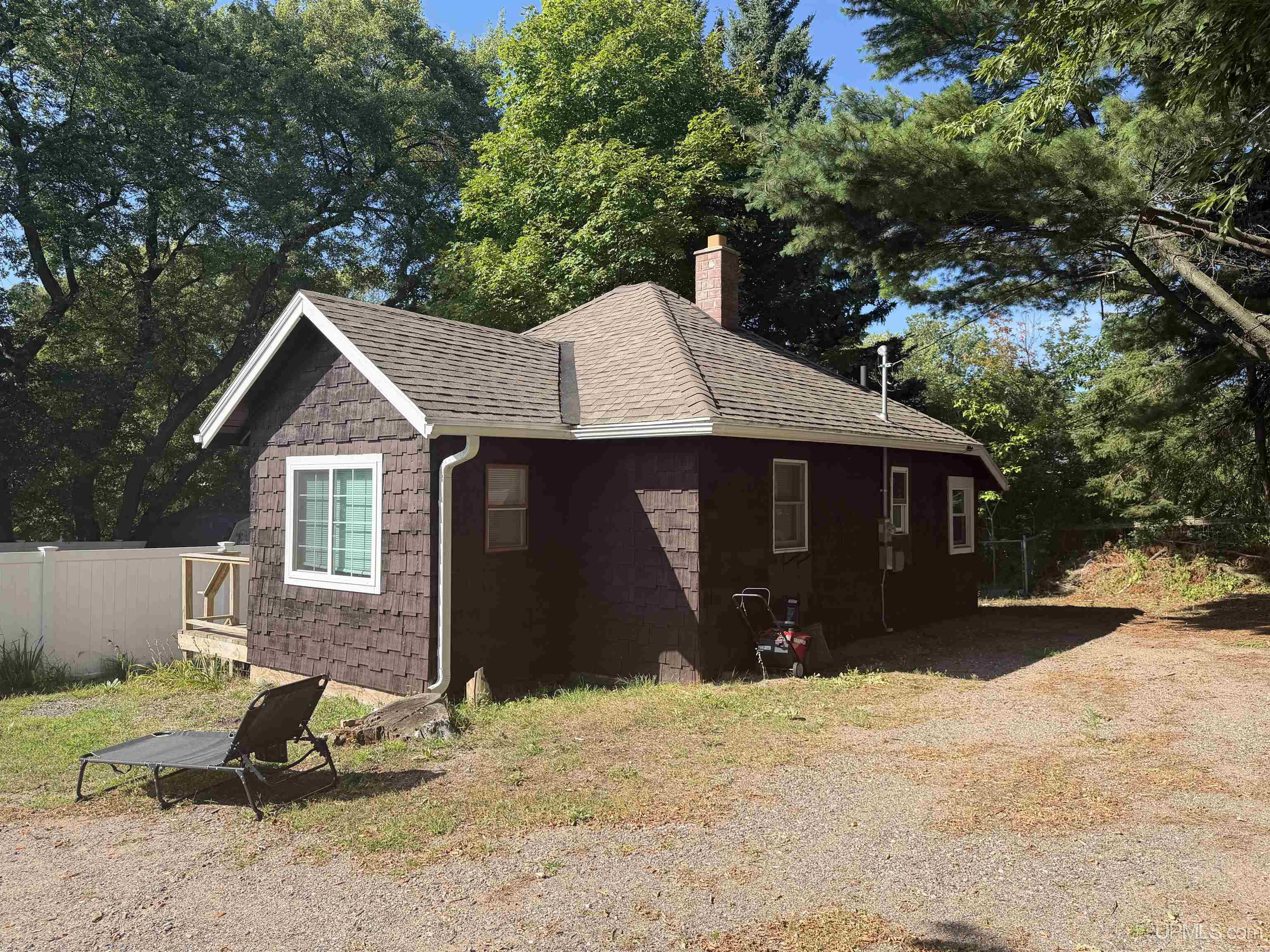 Photo 3 of Single family home for sale at 520/522 Fisher St, Marquette, MI 49855 | MLS# 50222148 | Listing updated on 2026-09-30