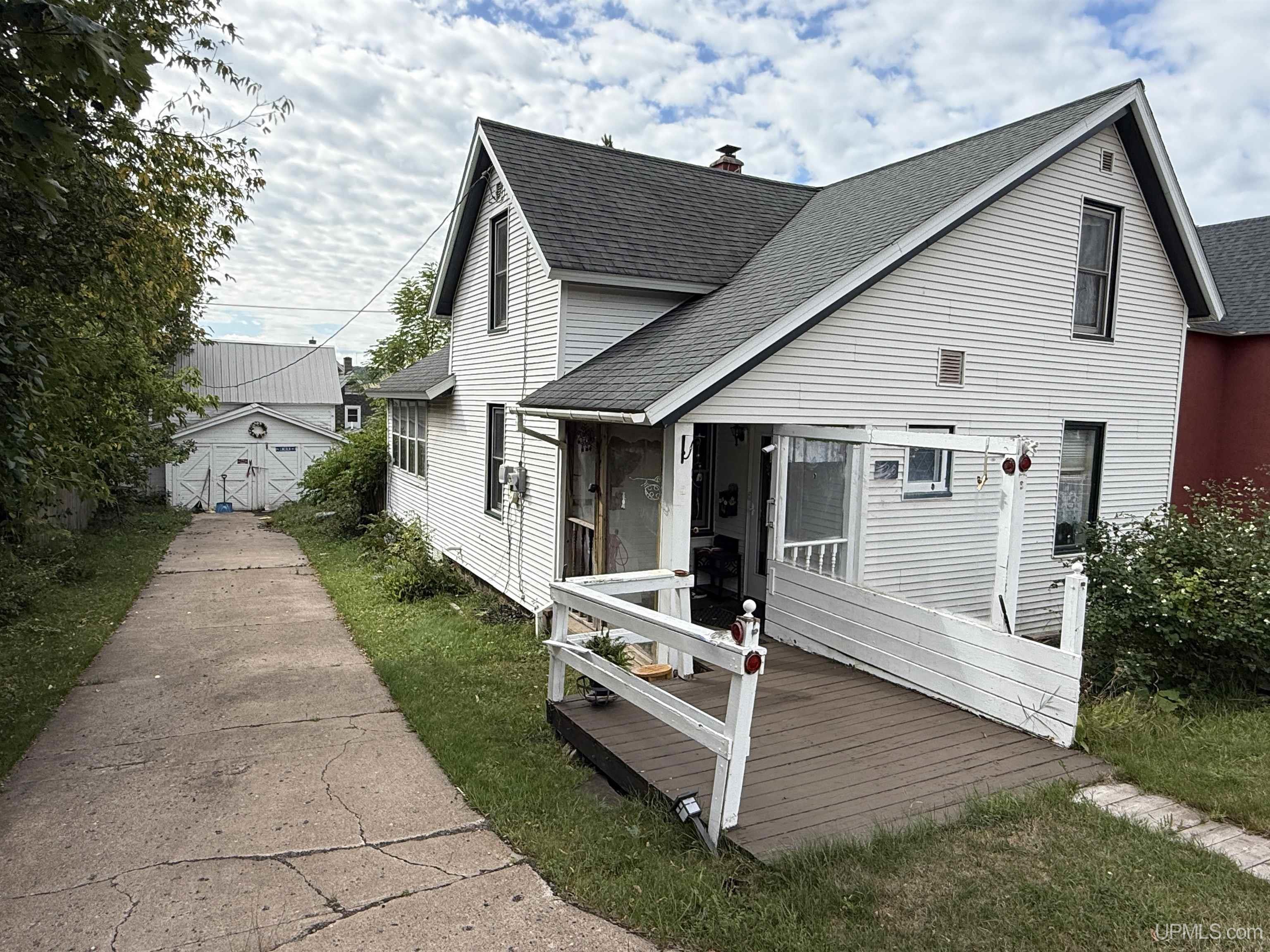 Photo 2 of Single family home for sale at 726 N Lincoln Dr, Hancock, MI 49930 | MLS# 50222150 | Listing updated on 2026-09-17