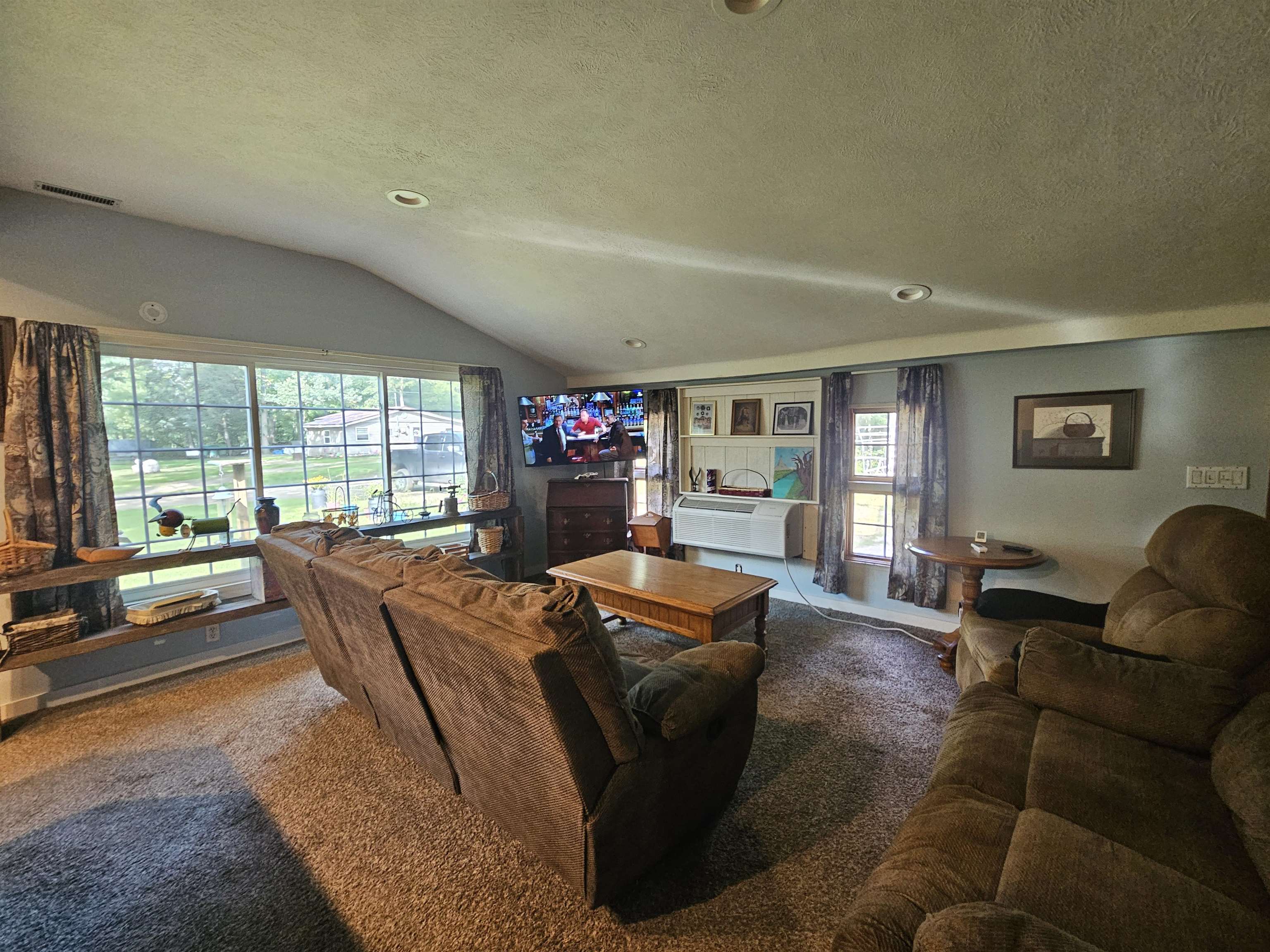 Photo 2 of Single family home for sale at 4259 E Townline Lake Rd, Harrison, MI 48625 | MLS# 50222158 | Listing updated on 2026-09-19