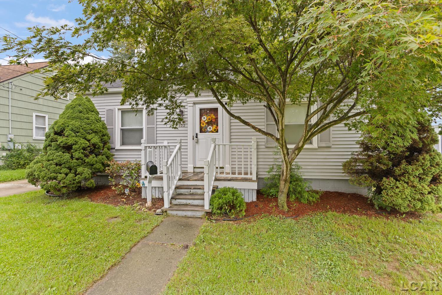 Photo 3 of Single family home for sale at 622 Lenawee St, Adrian, MI 49221 | MLS# 56050222159 | Listing updated on 2026-09-17
