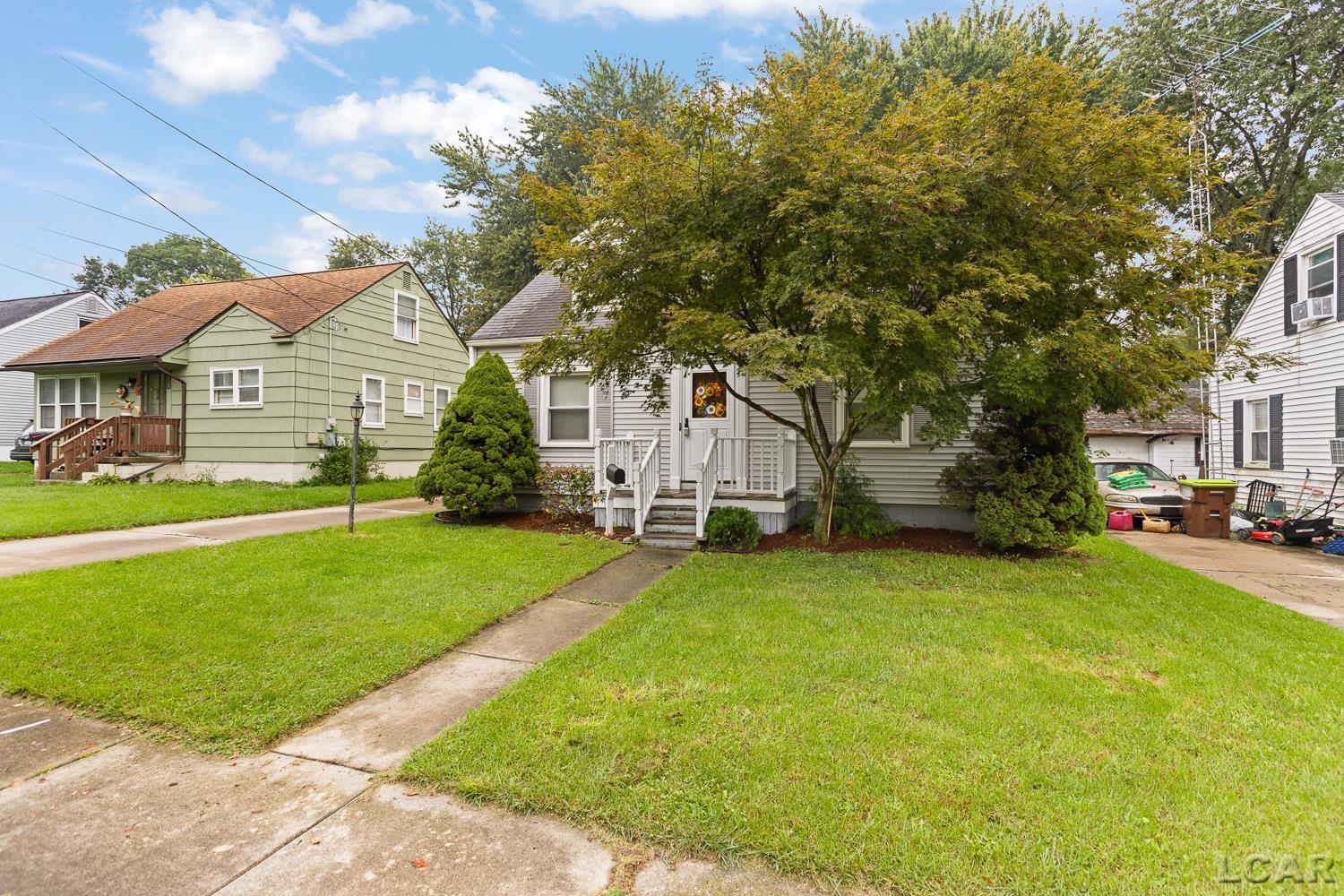 Photo 4 of Single family home for sale at 622 Lenawee St, Adrian, MI 49221 | MLS# 56050222159 | Listing updated on 2026-09-17