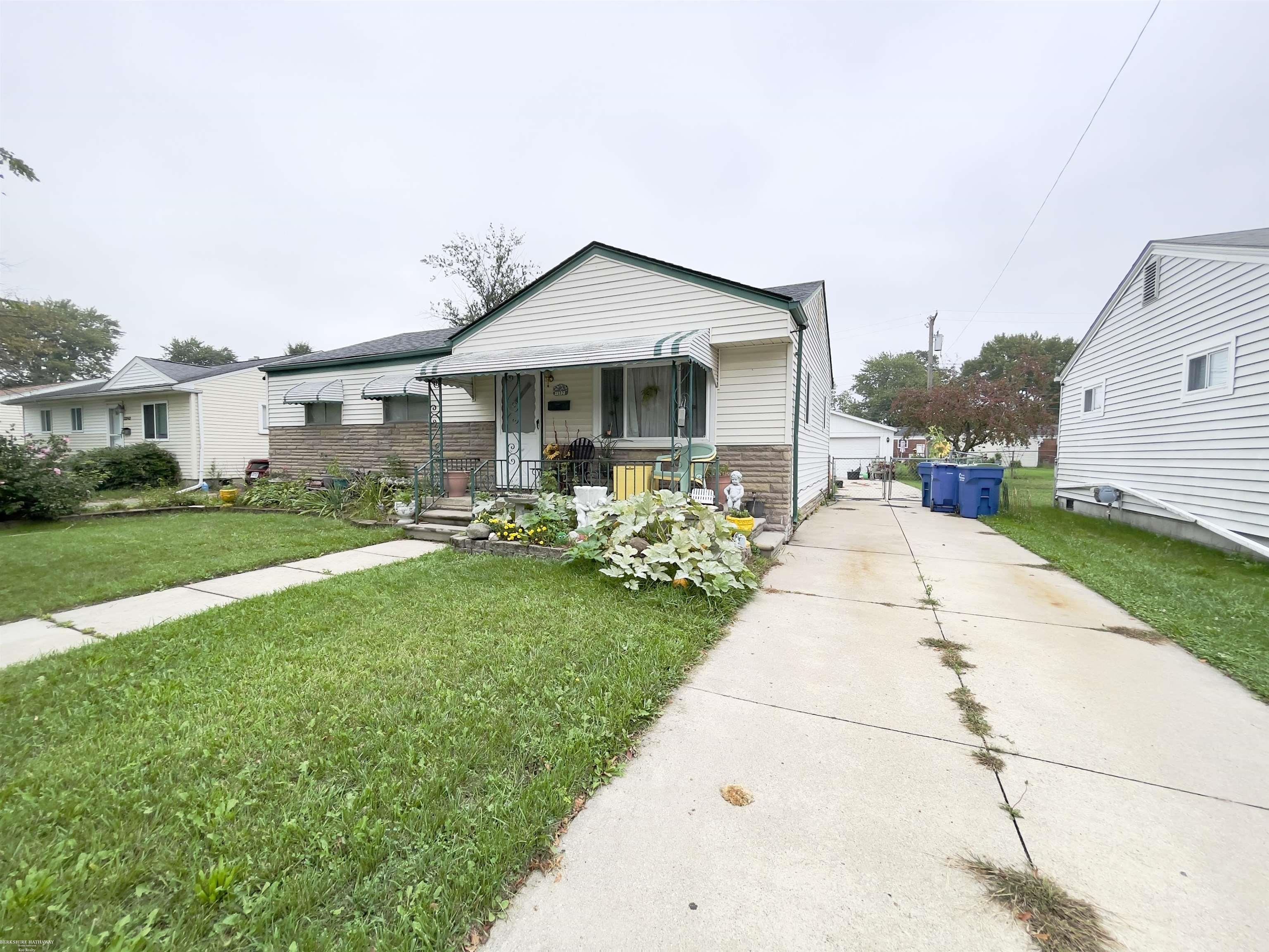 Photo 2 of Single family home for sale at 22132 Masch St, Warren, MI 48091 | MLS# 58050222182 | Listing updated on 2026-09-17