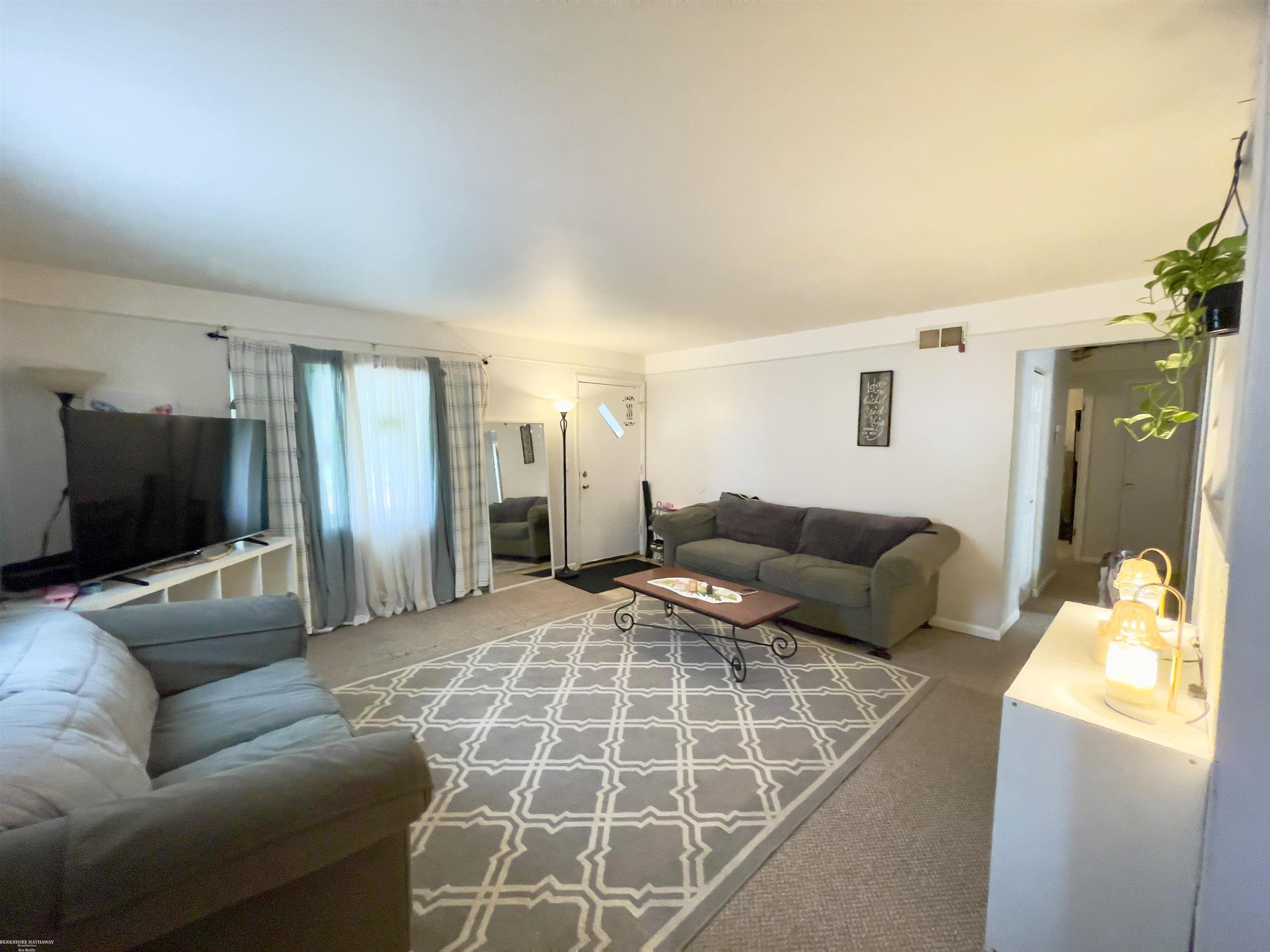 Photo 4 of Single family home for sale at 22132 Masch St, Warren, MI 48091 | MLS# 58050222182 | Listing updated on 2026-09-17