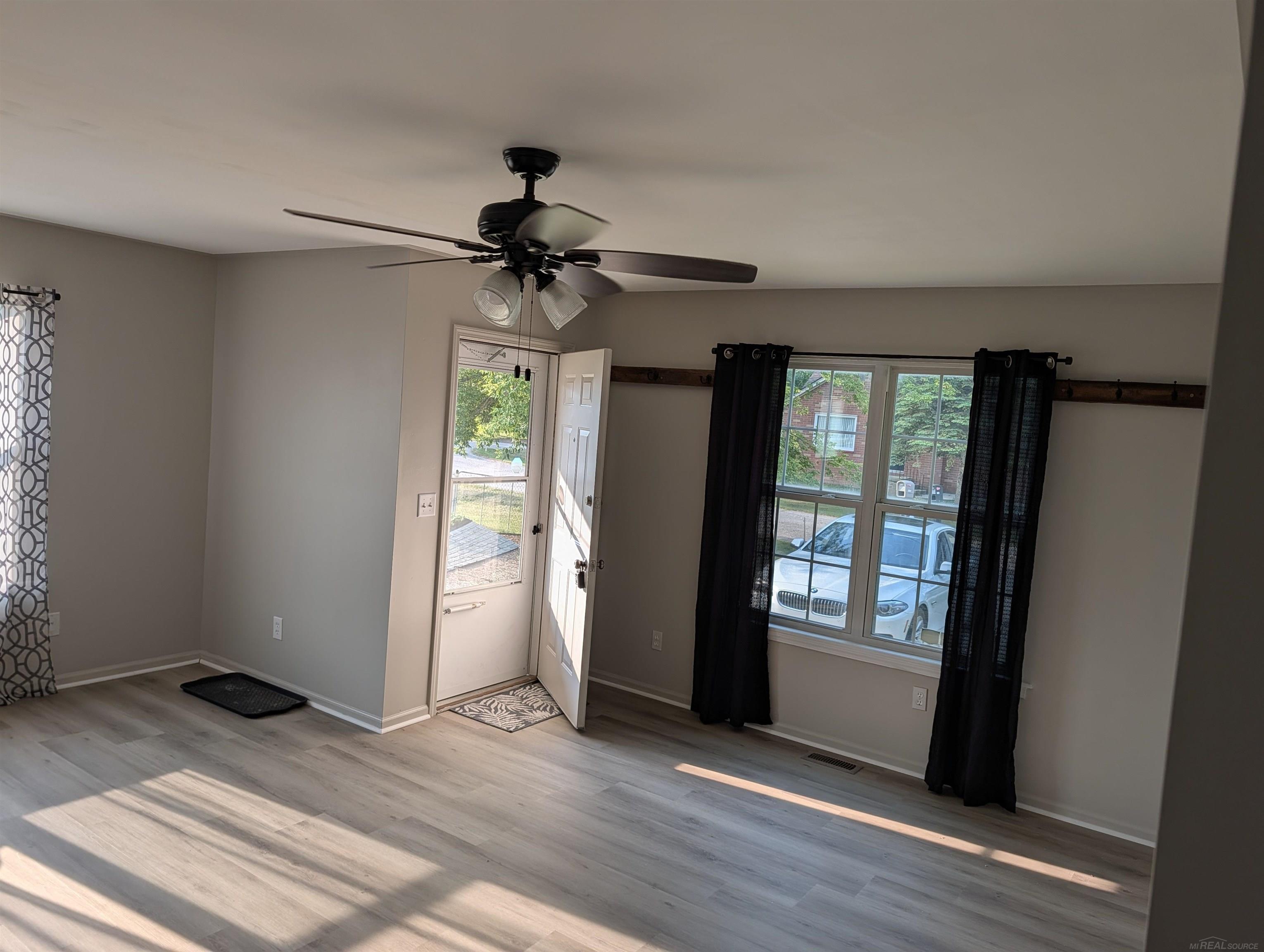 Photo 3 of Single family home for sale at 2275 Lincoln Manor Ave, Grand Blanc, MI 48507 | MLS# 58050222185 | Listing updated on 2026-09-17