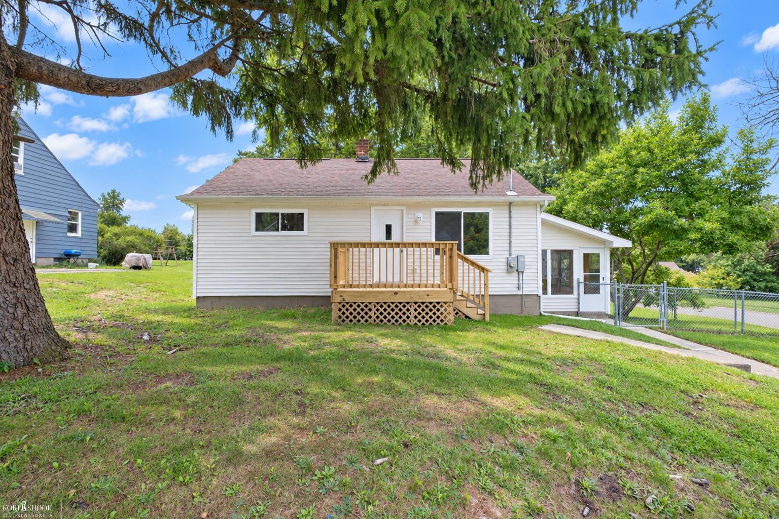 Photo 1 of Single family home for sale at 1126 S Shiawassee St, Owosso, MI 48867 | MLS# 5050222192 | Listing updated on 2026-09-25