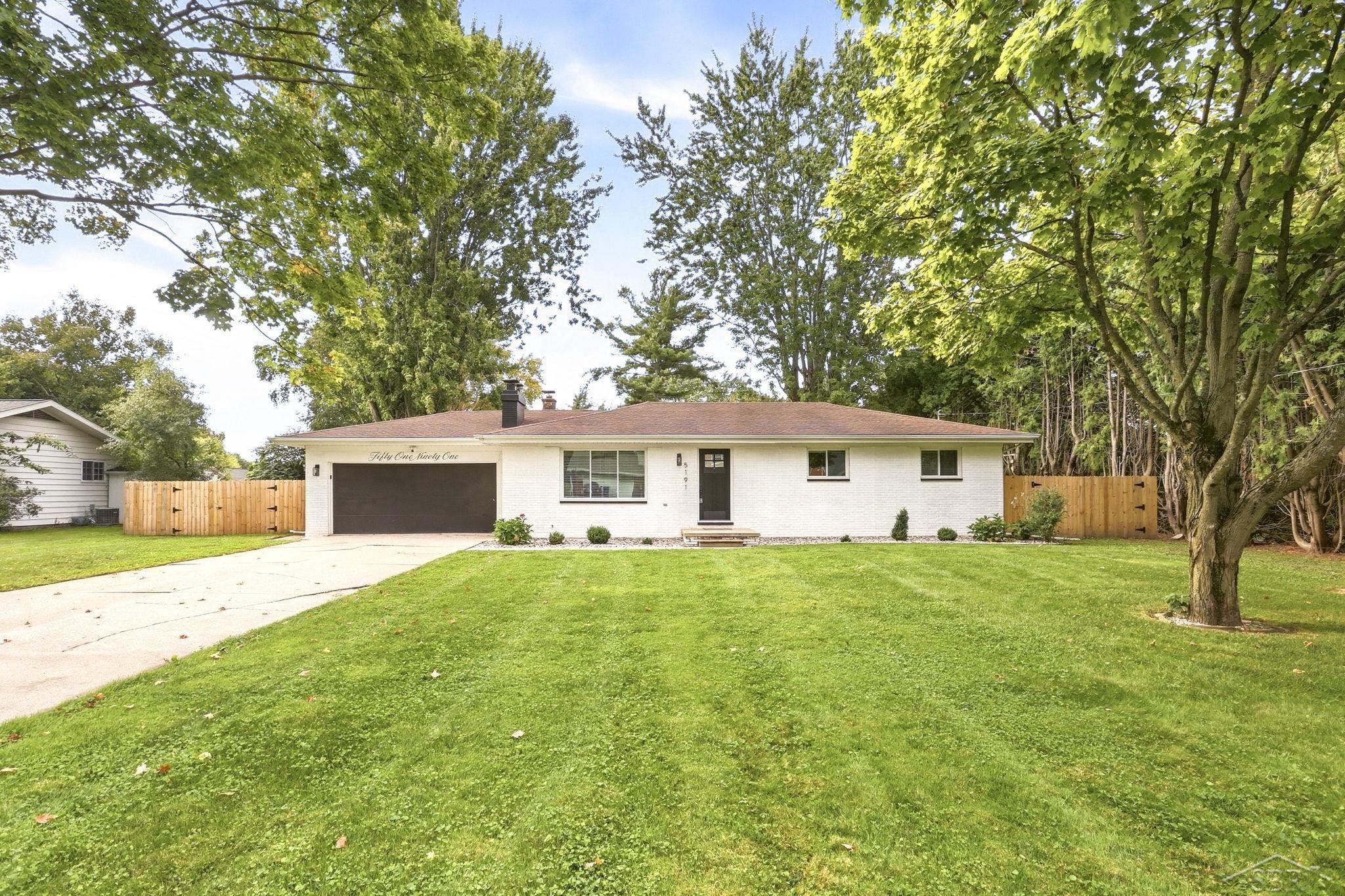 Photo 2 of Single family home for sale at 5191 Clara Dr, Saginaw, MI 48638 | MLS# 61050222200 | Listing updated on 2026-09-18