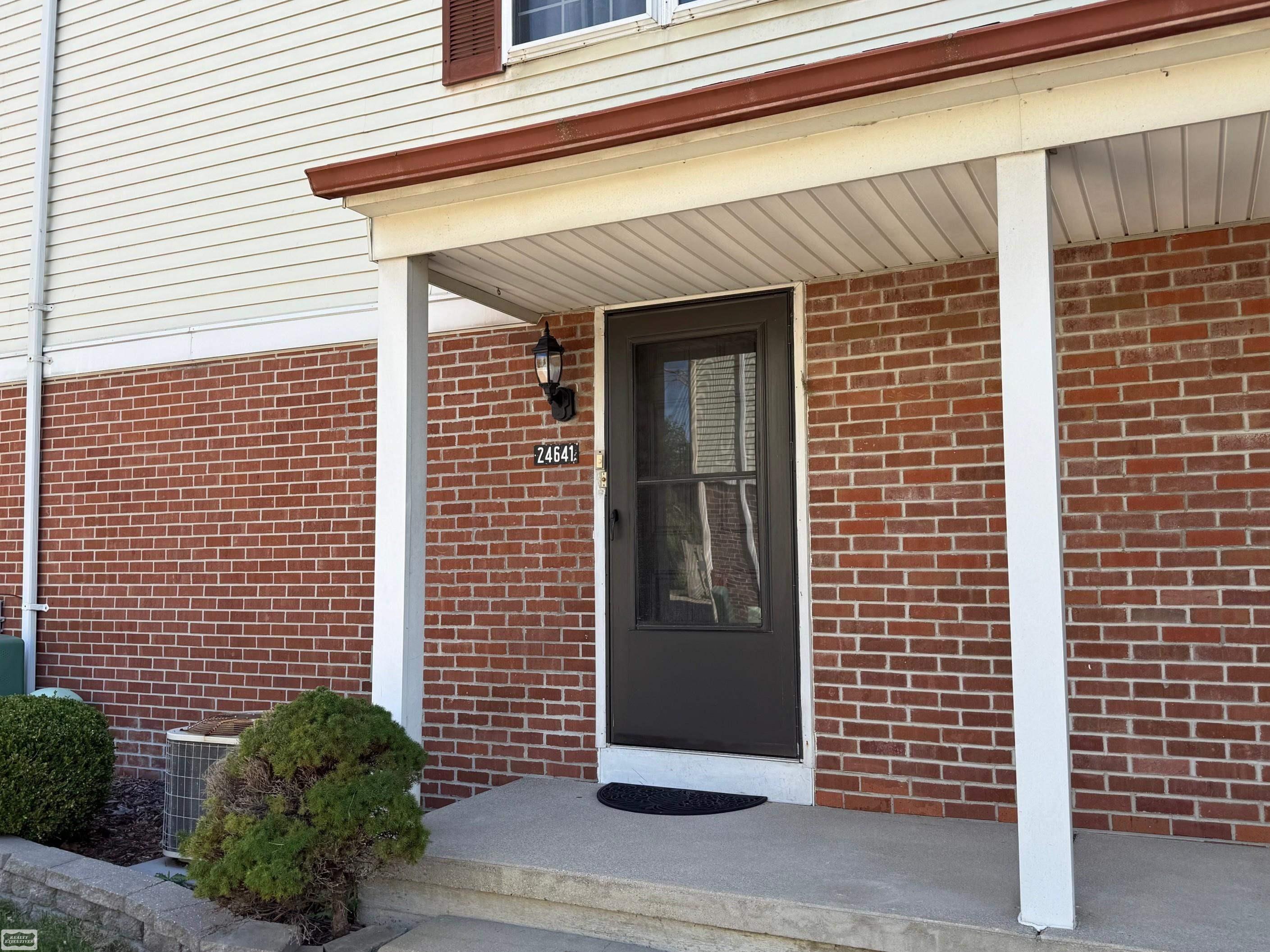 Photo 2 of Condo for sale at 24641 N Meadow Dr, Harrison Township, MI 48045 | MLS# 58050222202 | Listing updated on 2026-09-18