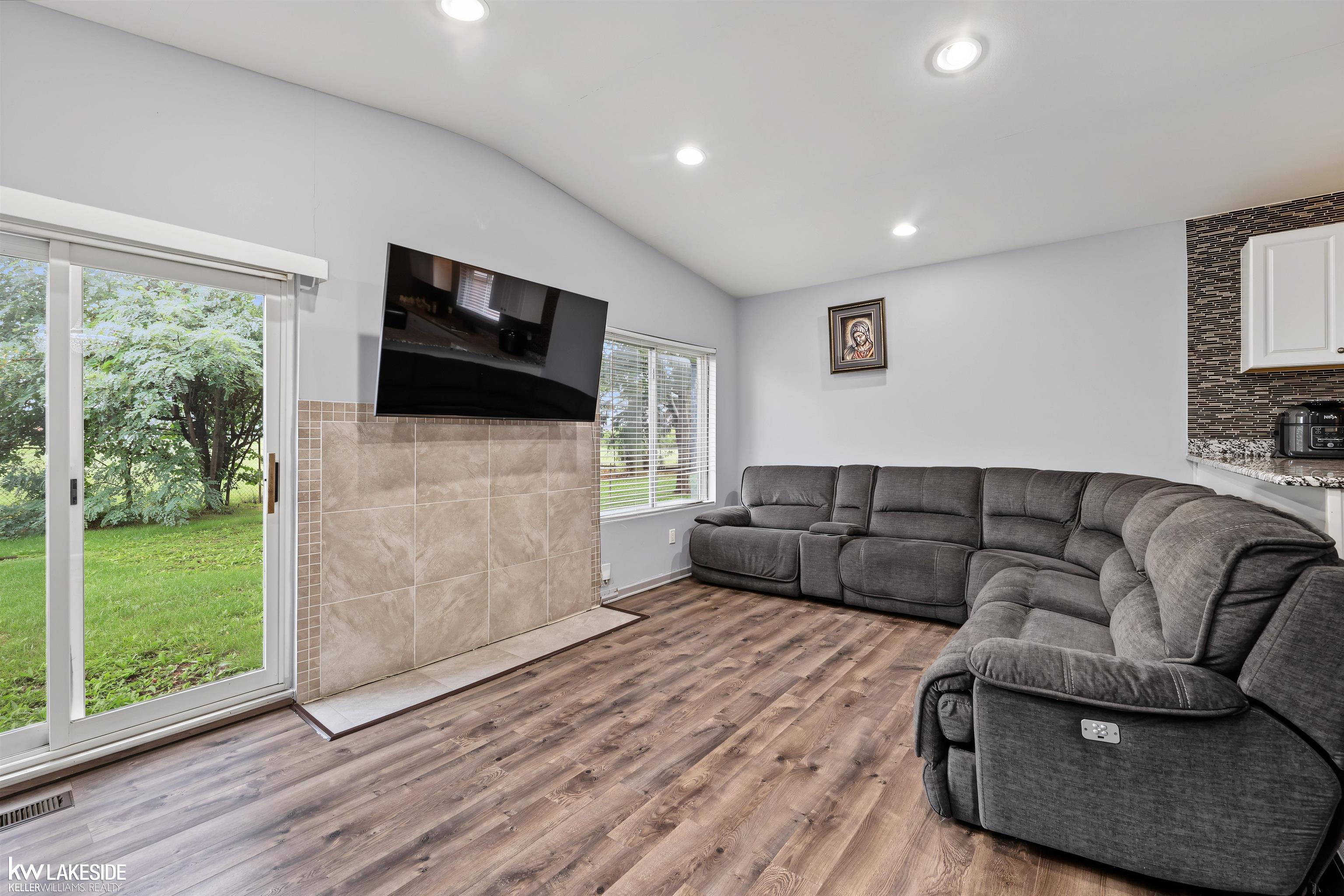 Photo 4 of Single family home for sale at 14632 Alger Ave, Warren, MI 48088 | MLS# 58050222212 | Listing updated on 2026-09-18