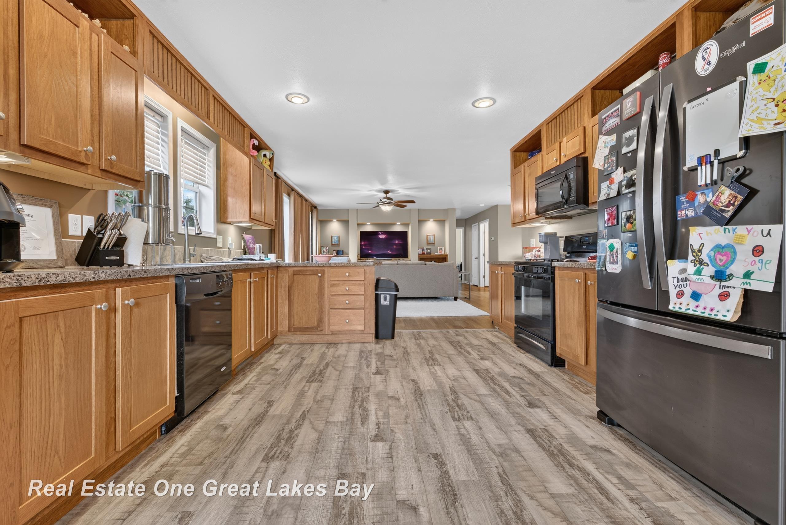 Photo 3 of Single family home for sale at 2500 Starlite Dr, Saginaw, MI 48603 | MLS# 61050222215 | Listing updated on 2026-09-19
