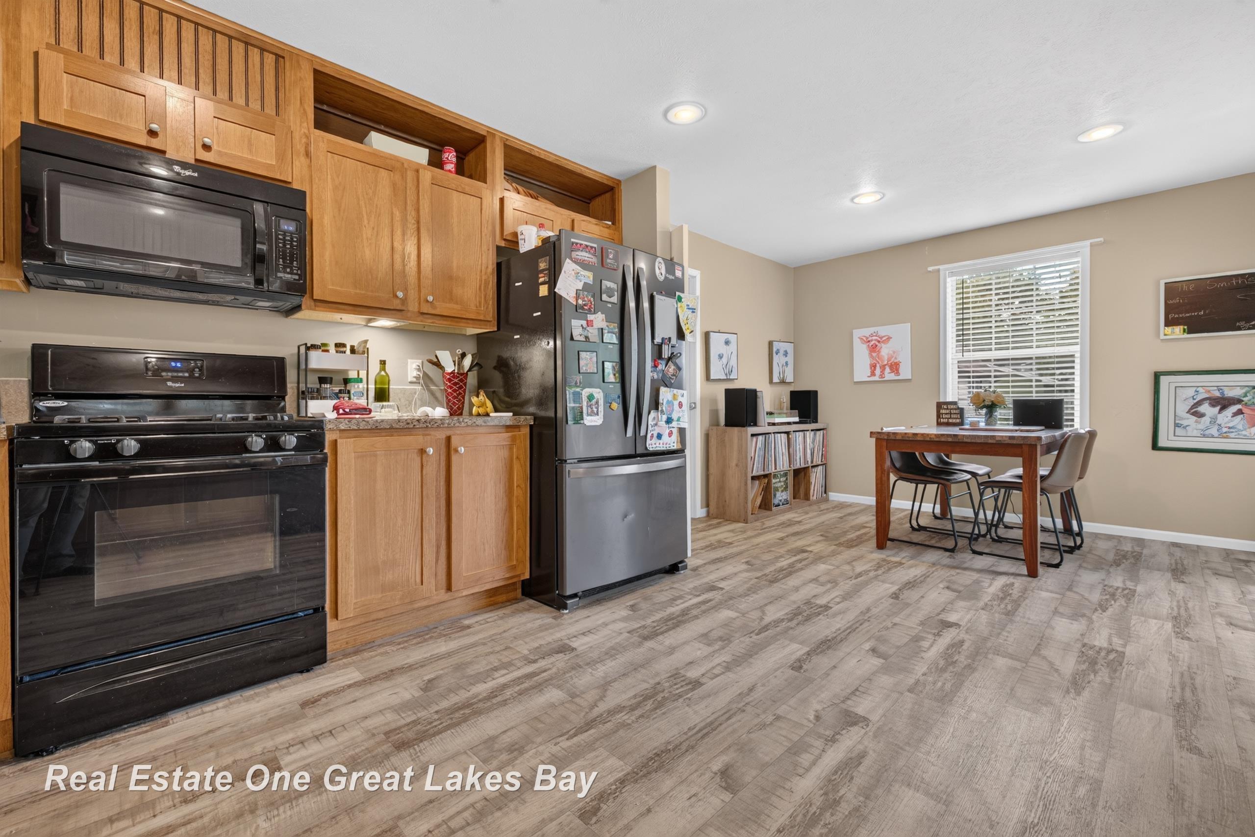 Photo 4 of Single family home for sale at 2500 Starlite Dr, Saginaw, MI 48603 | MLS# 61050222215 | Listing updated on 2026-09-19