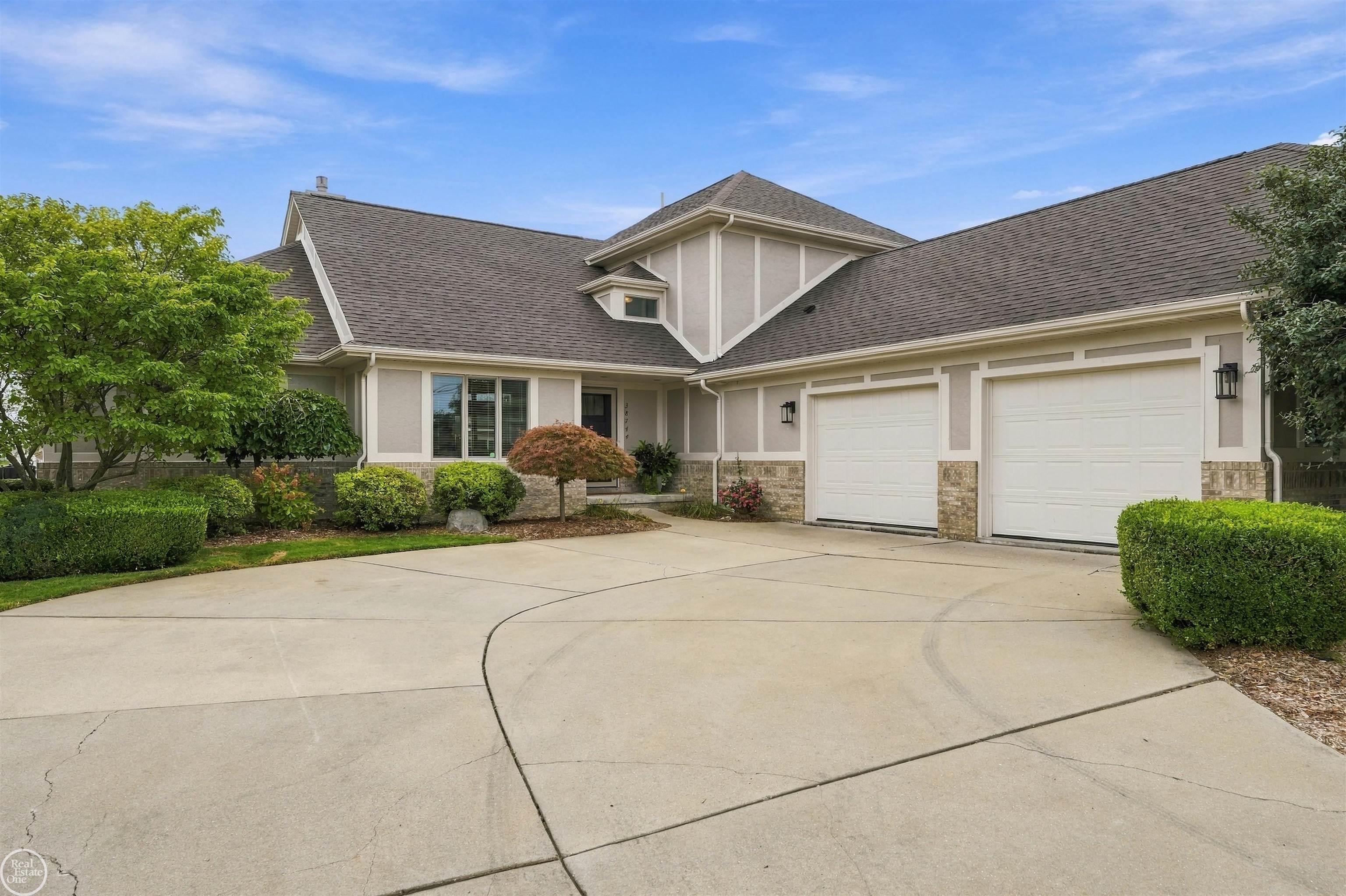 Photo 1 of Single family home for sale at 38744 Venetian Dr, Harrison Township, MI 48045 | MLS# 58050222218 | Listing updated on 2026-10-06